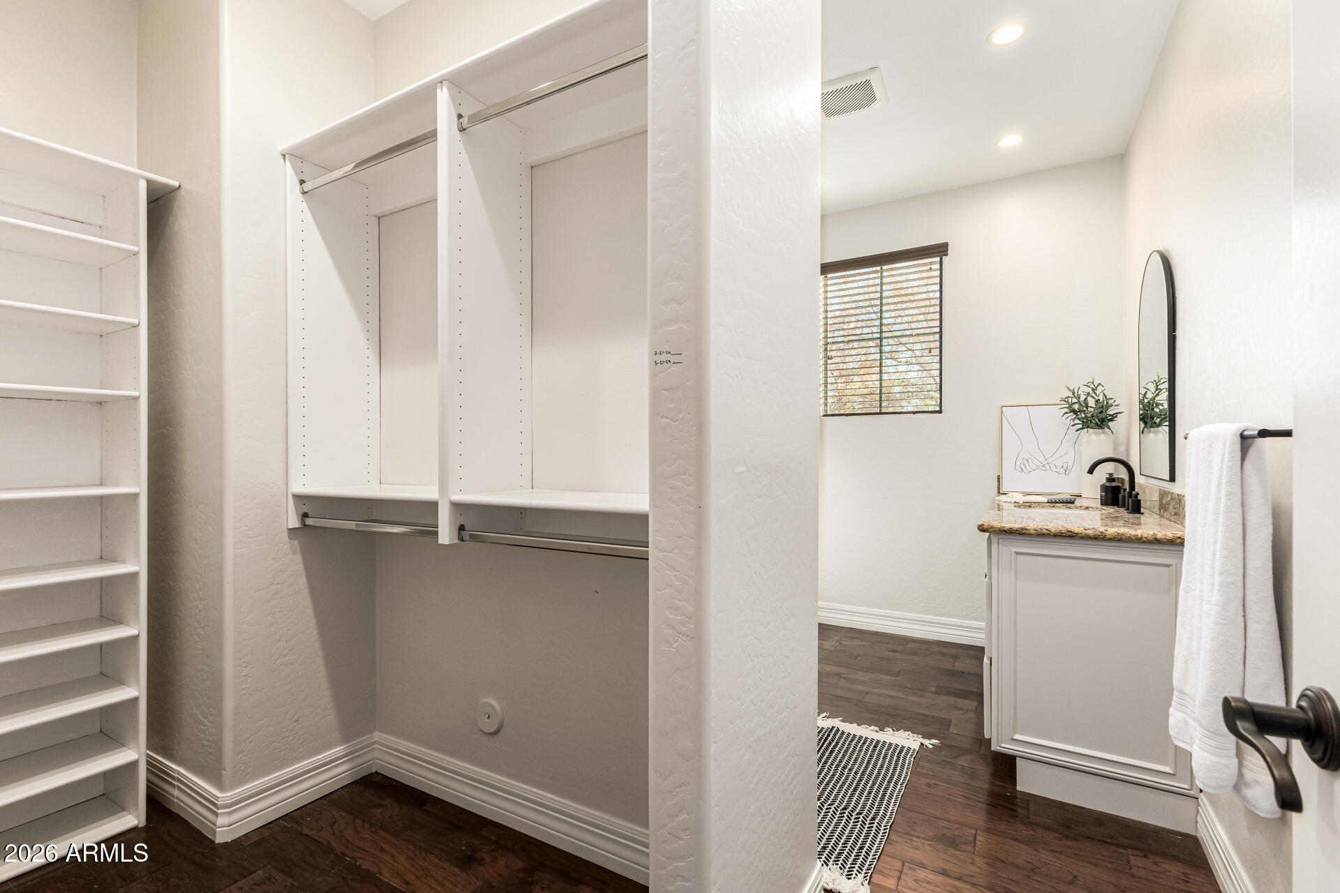 2950 E LOS ALTOS Court