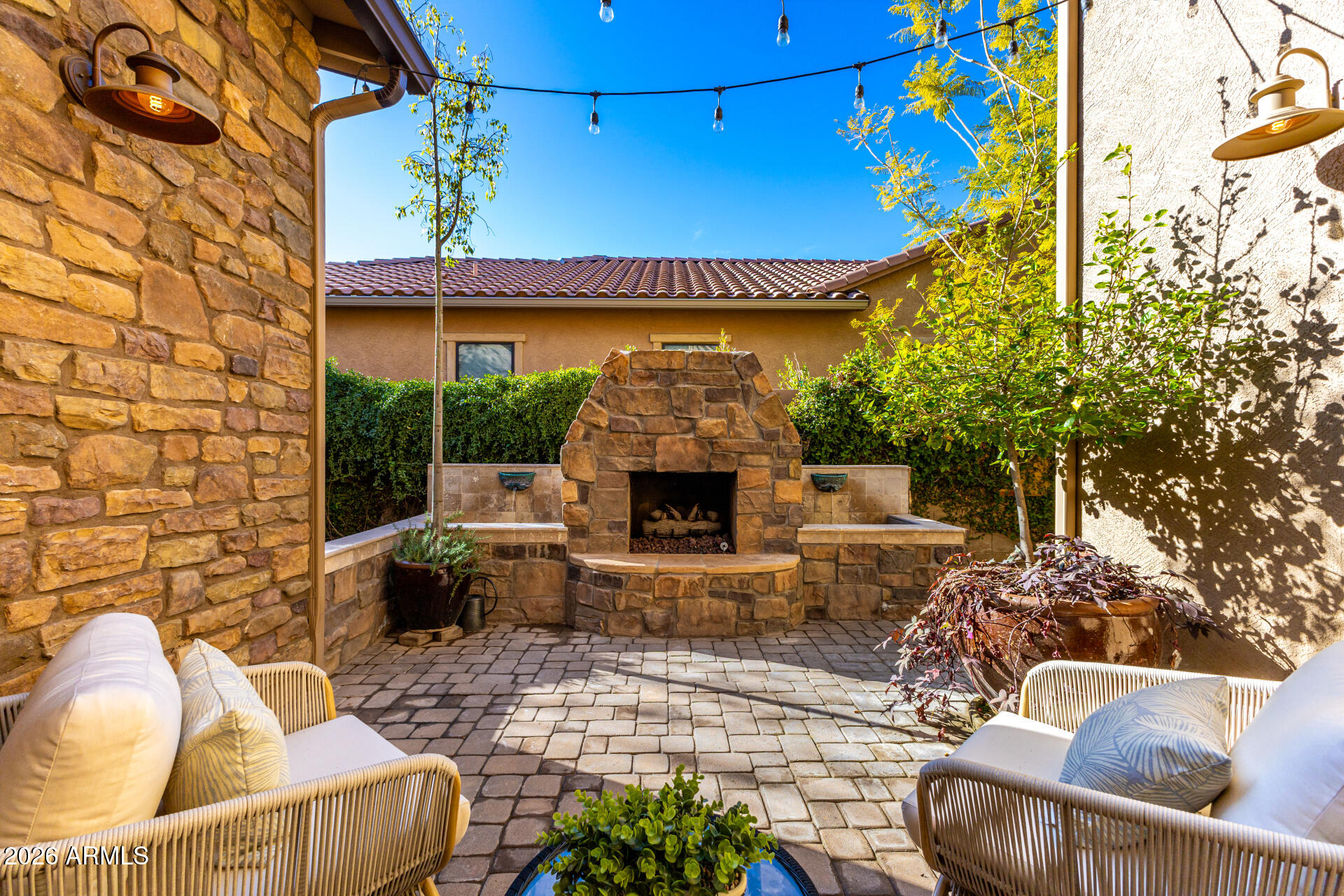 2950 E LOS ALTOS Court