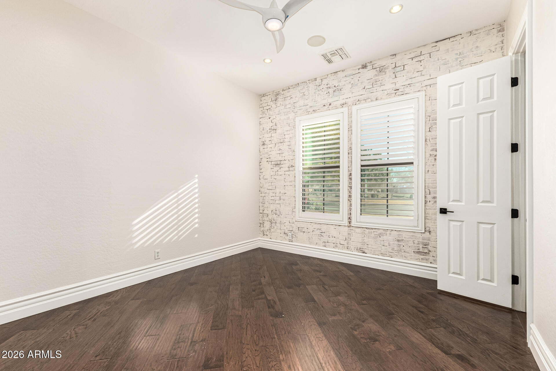 2950 E LOS ALTOS Court