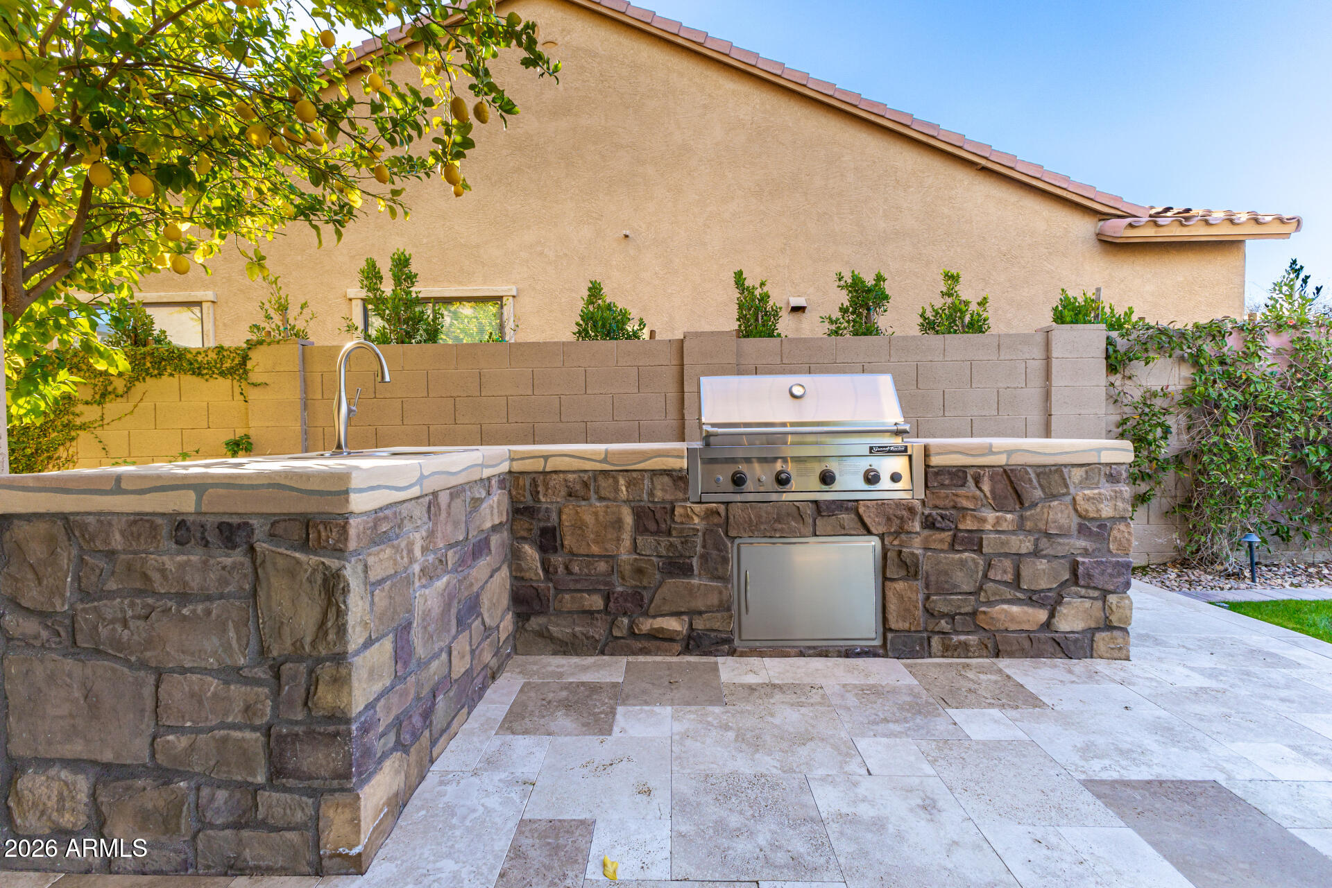 2950 E LOS ALTOS Court