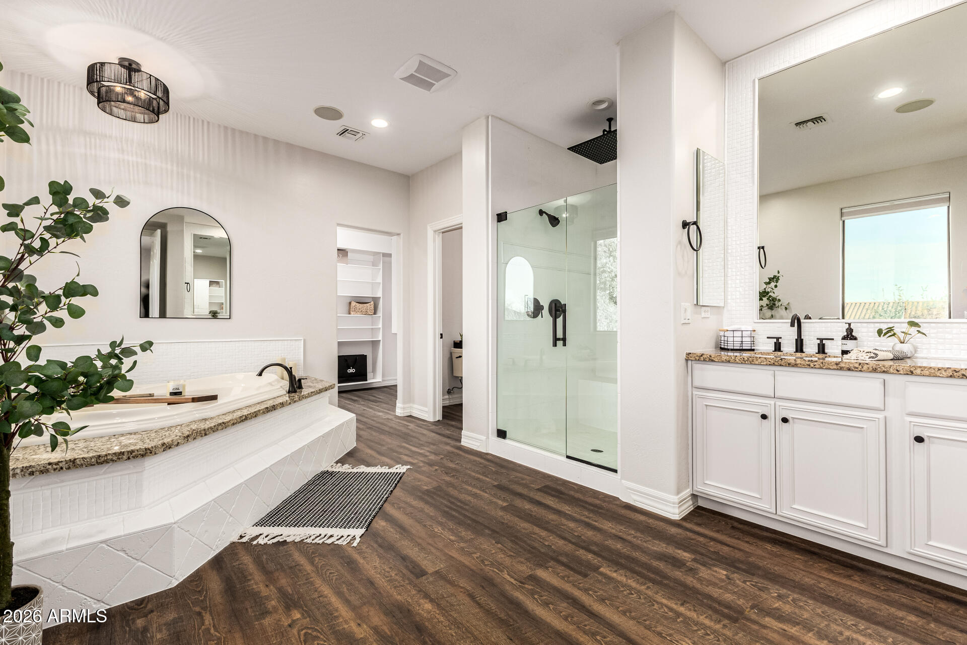 2950 E LOS ALTOS Court