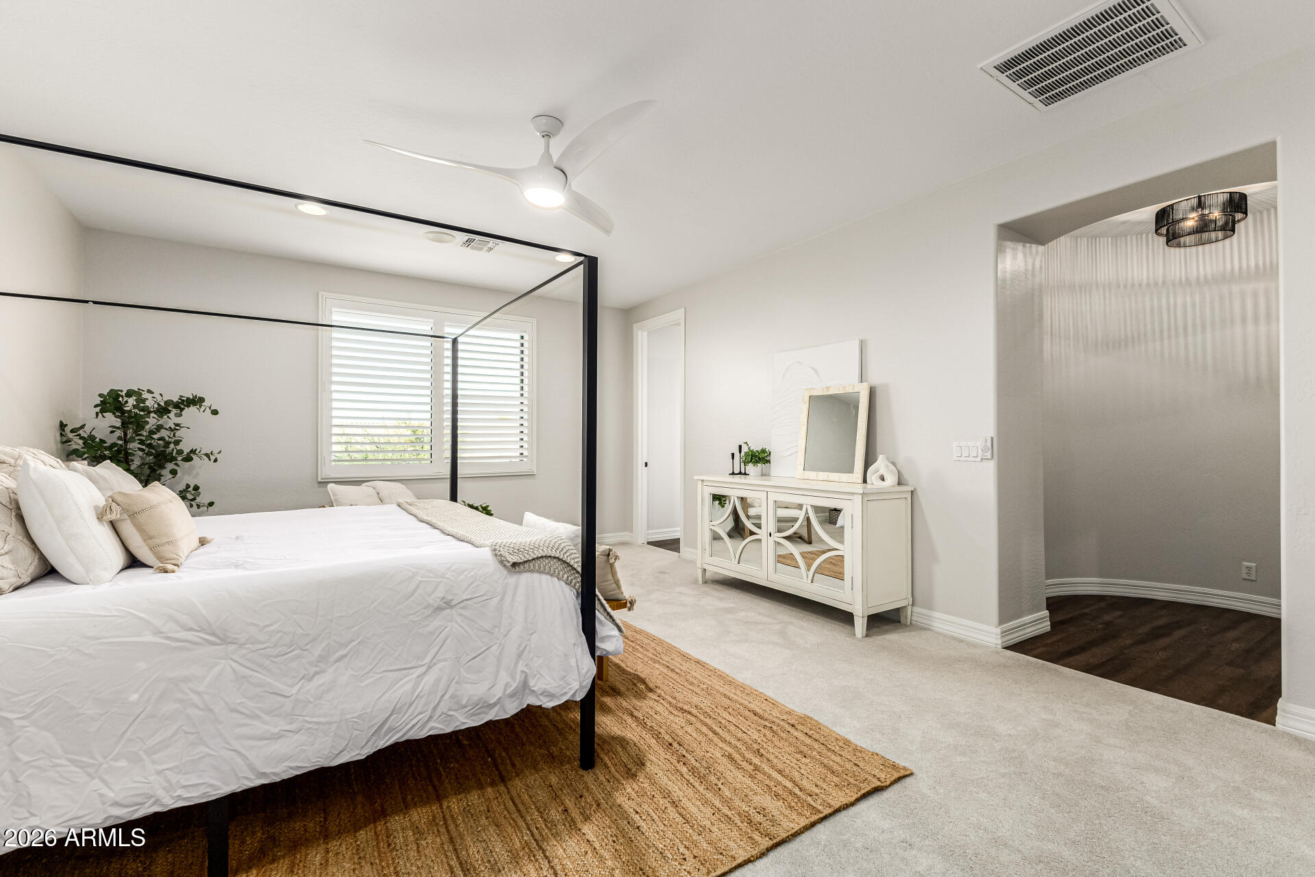 2950 E LOS ALTOS Court