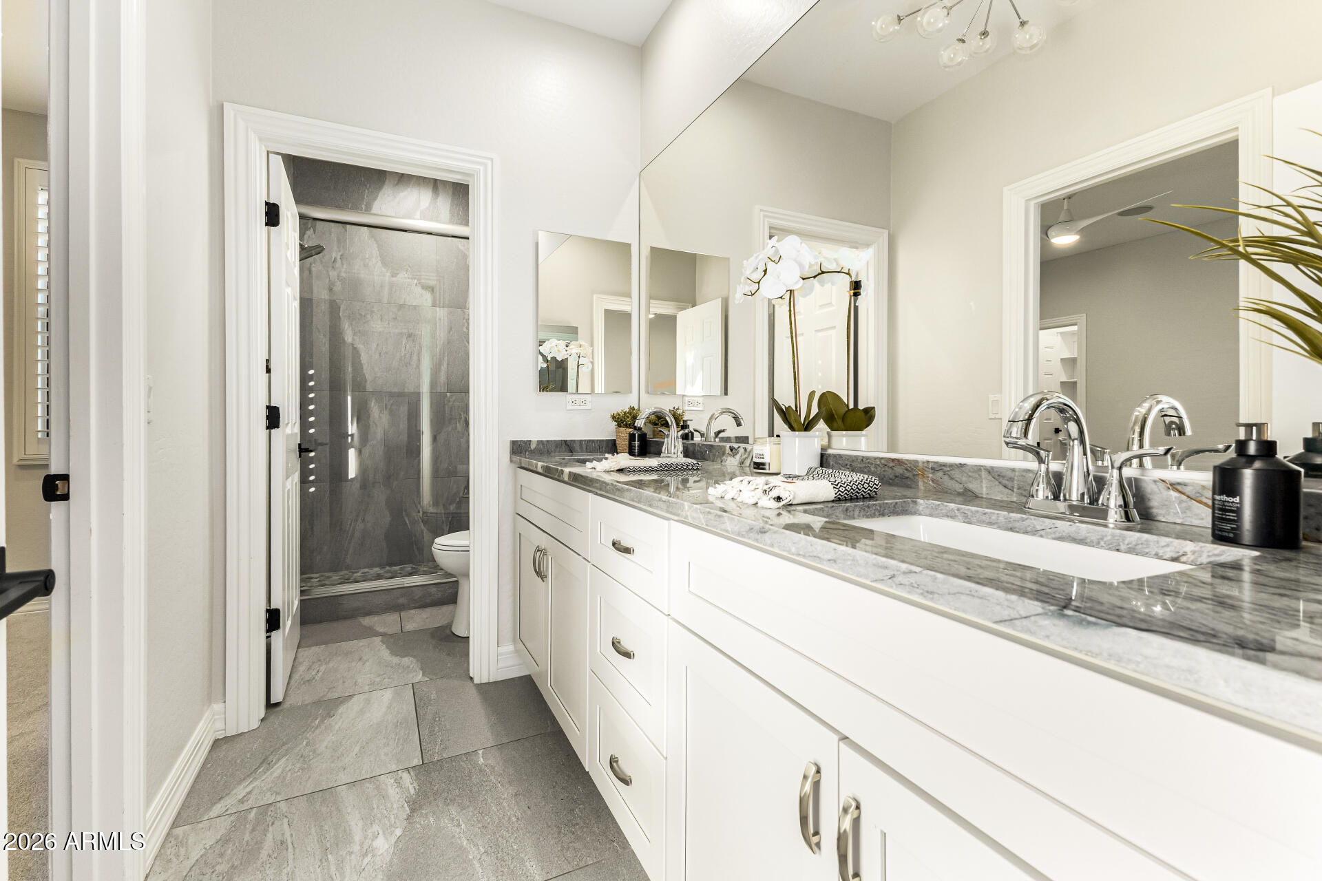 2950 E LOS ALTOS Court