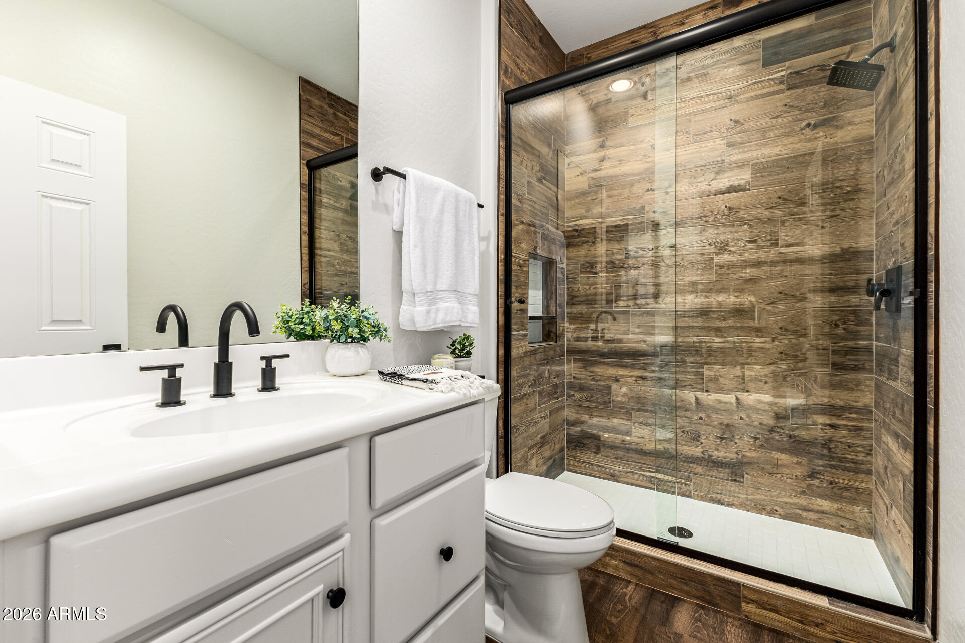 2950 E LOS ALTOS Court