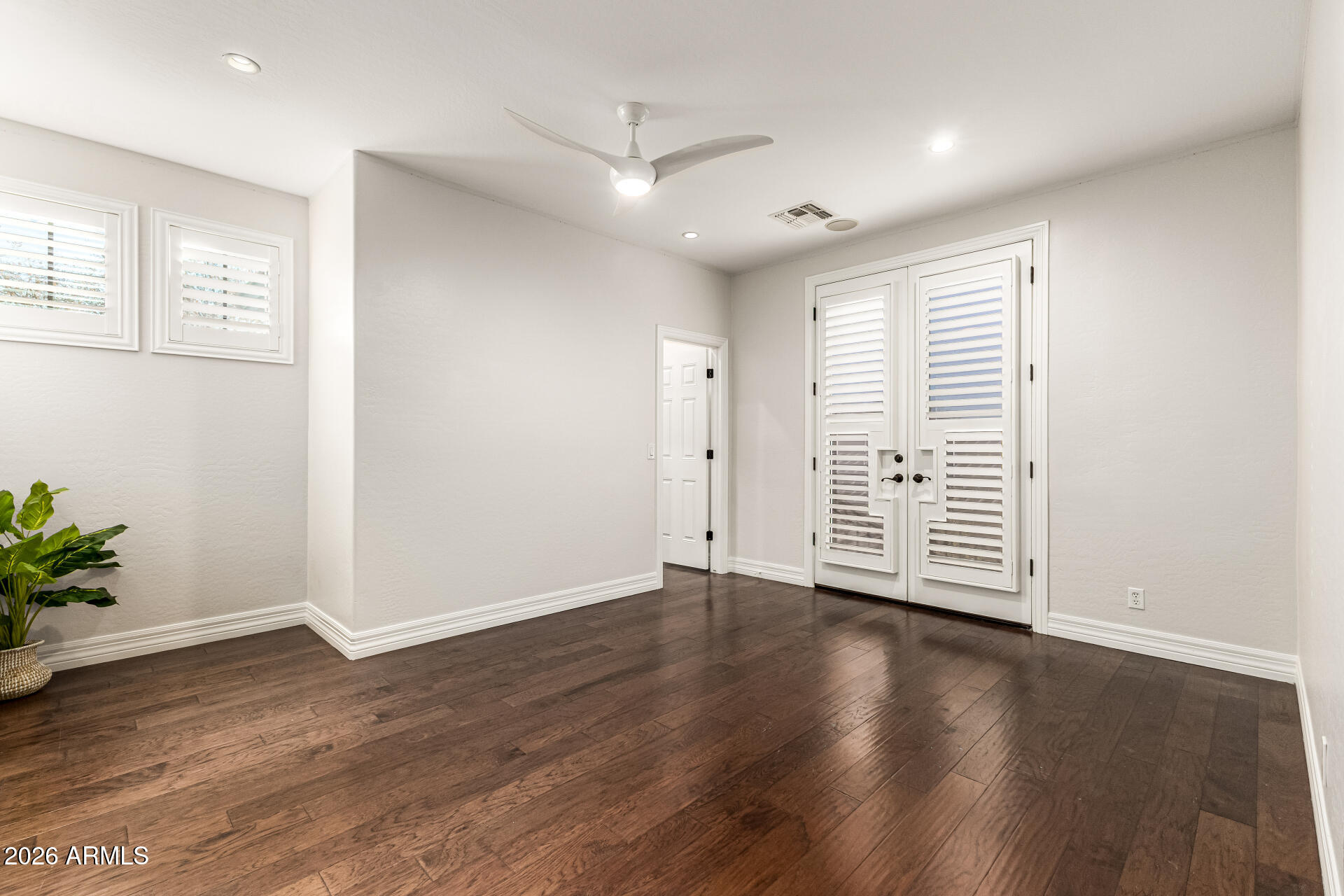 2950 E LOS ALTOS Court