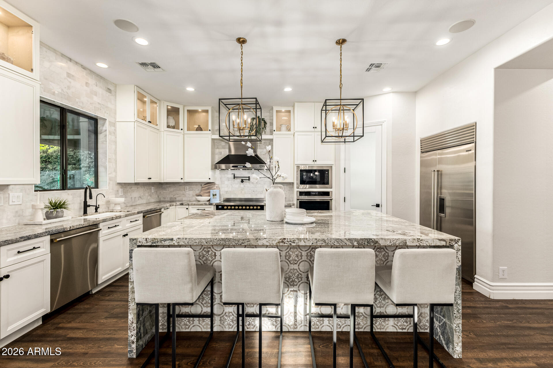 2950 E LOS ALTOS Court