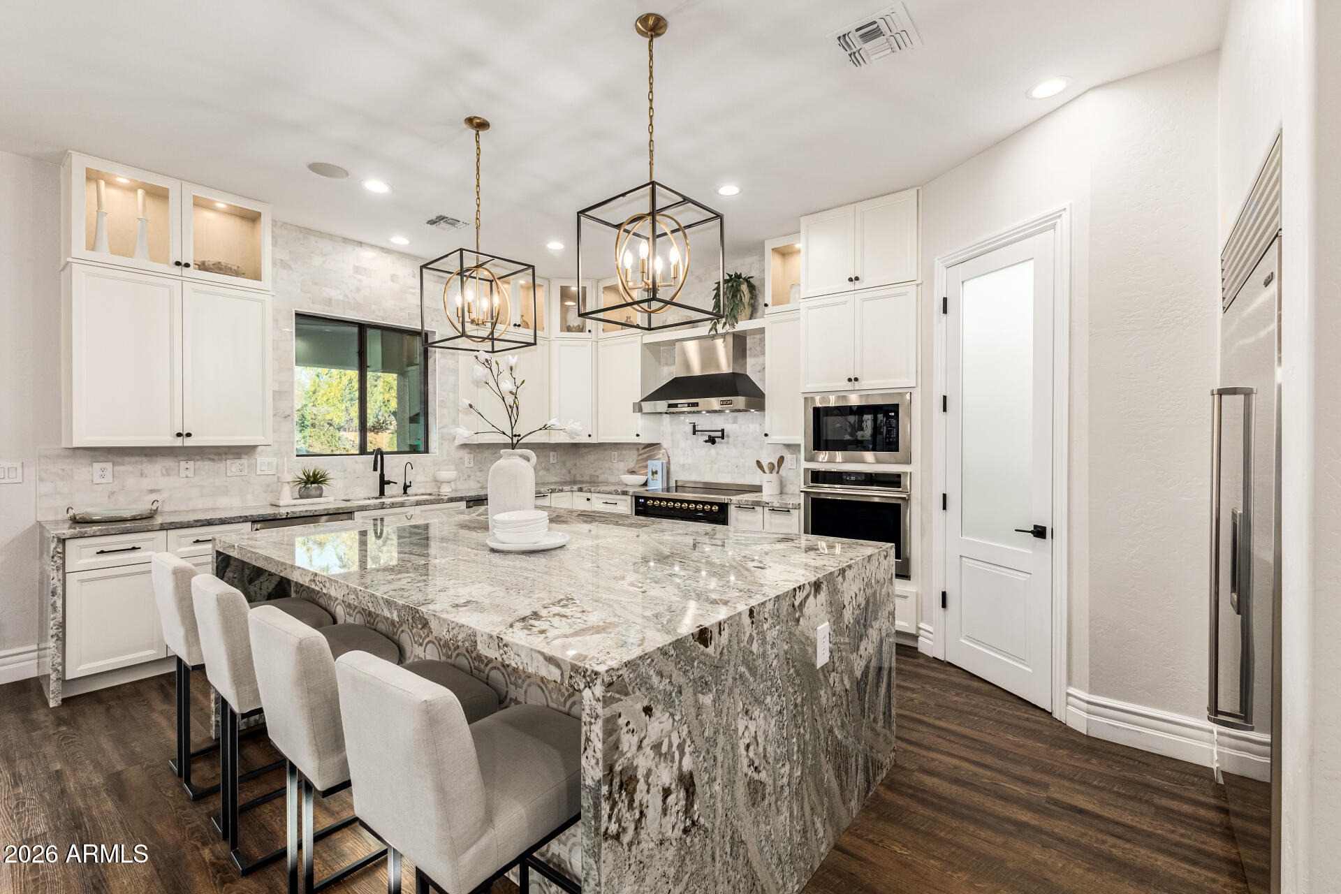 2950 E LOS ALTOS Court