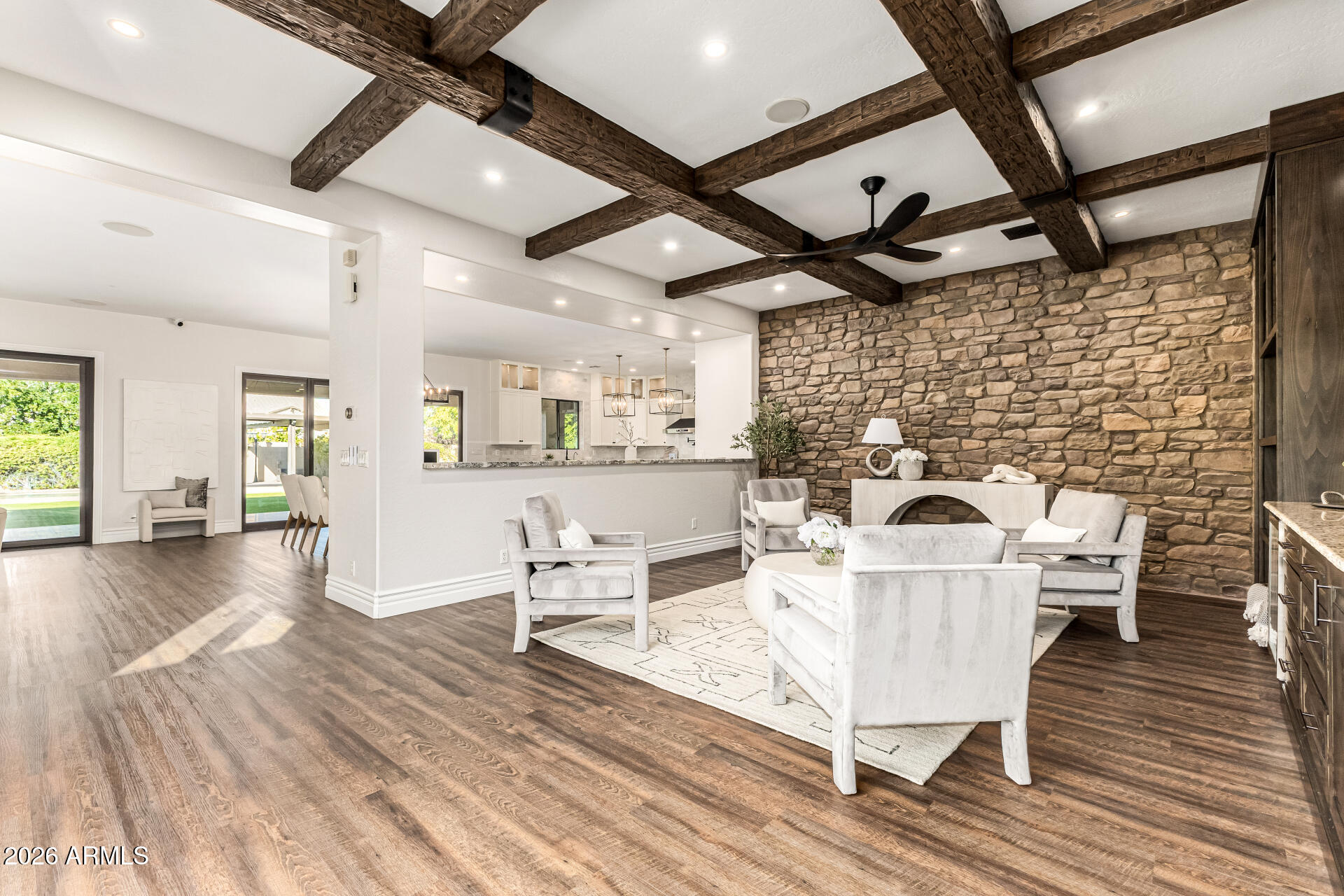 2950 E LOS ALTOS Court