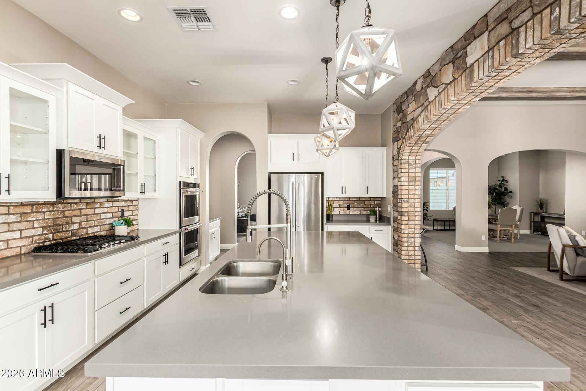 3541 E AQUARIUS Place