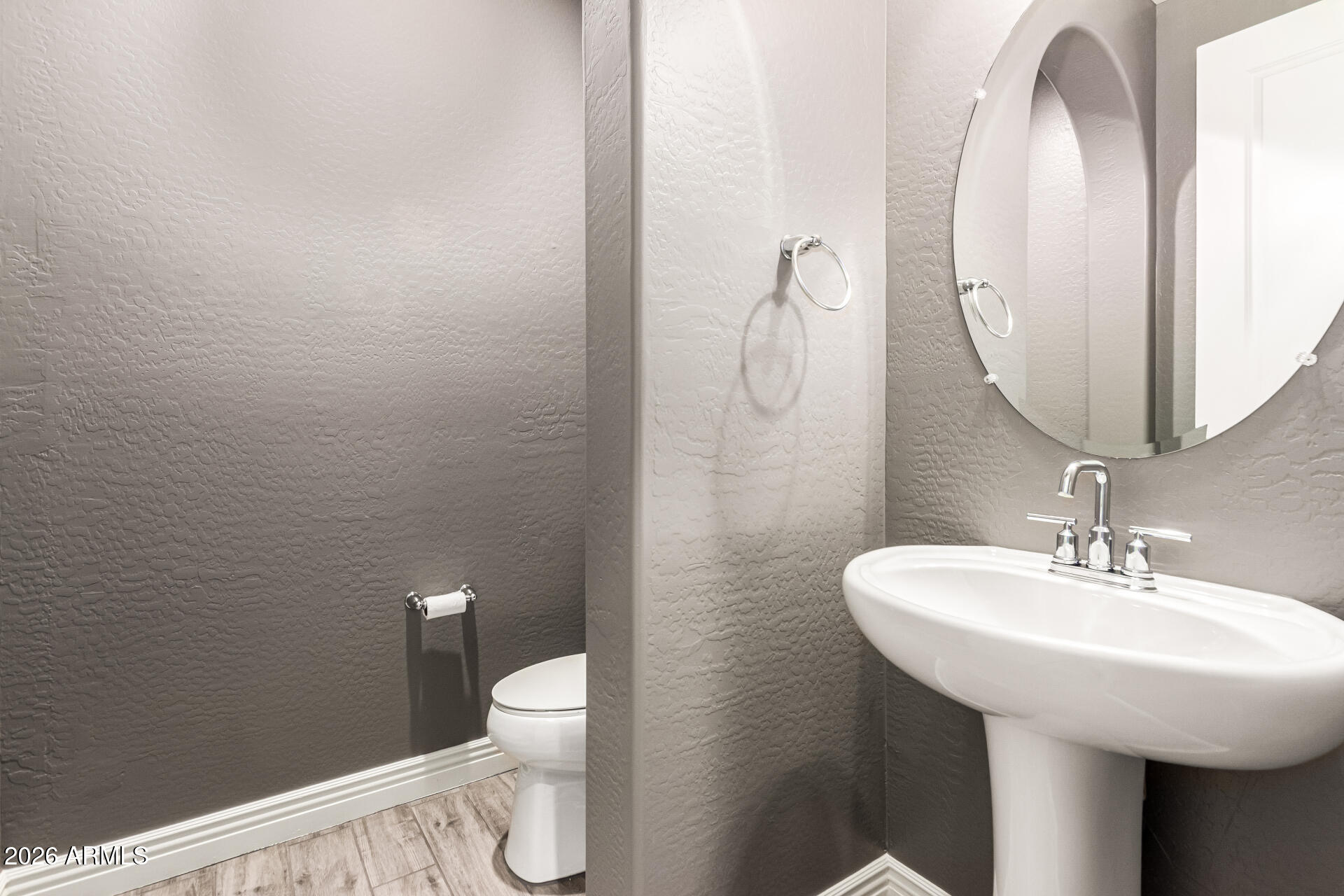 3541 E AQUARIUS Place