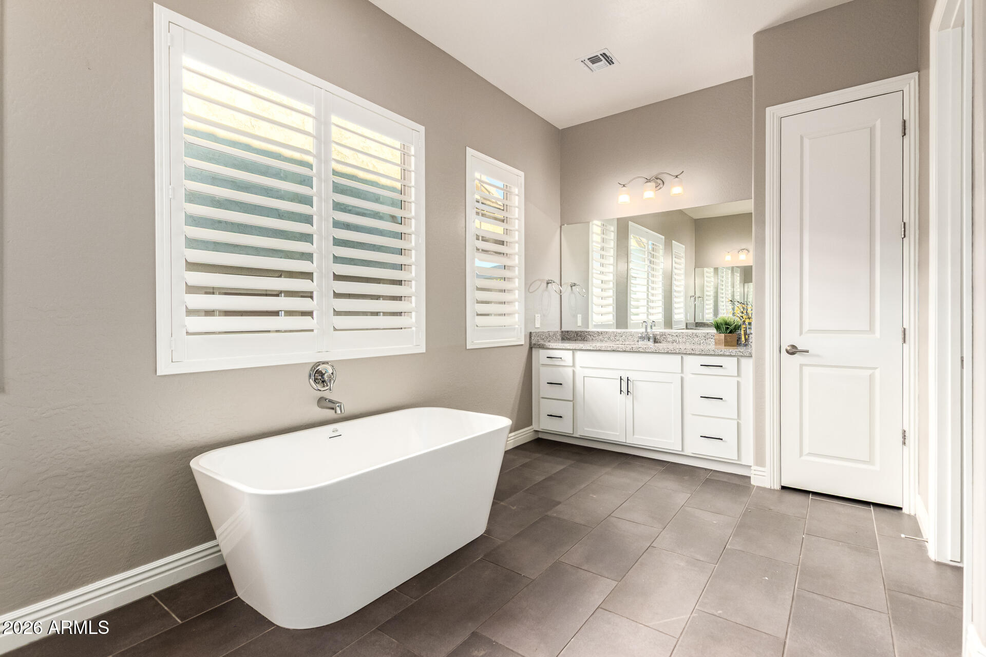 3541 E AQUARIUS Place