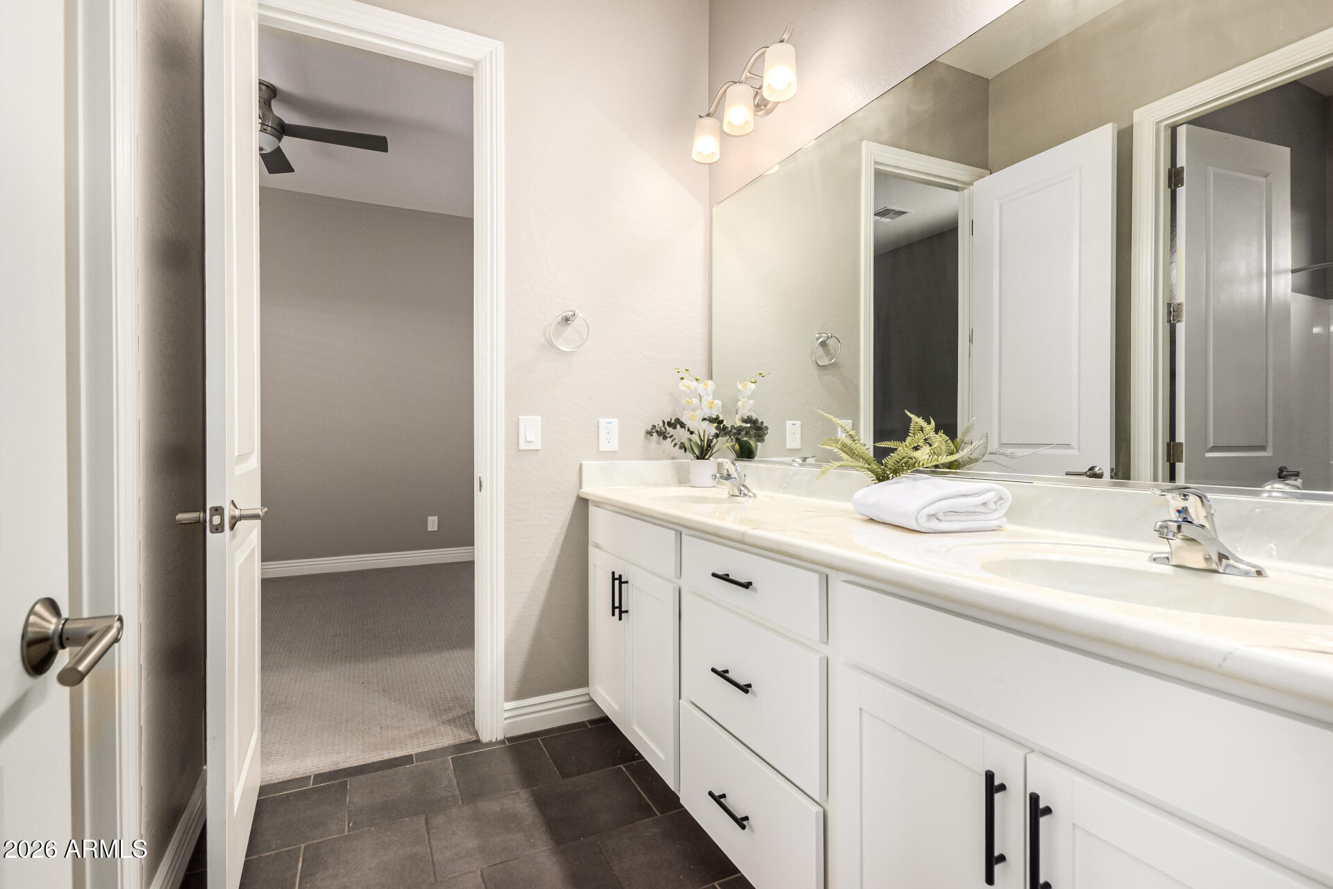 3541 E AQUARIUS Place