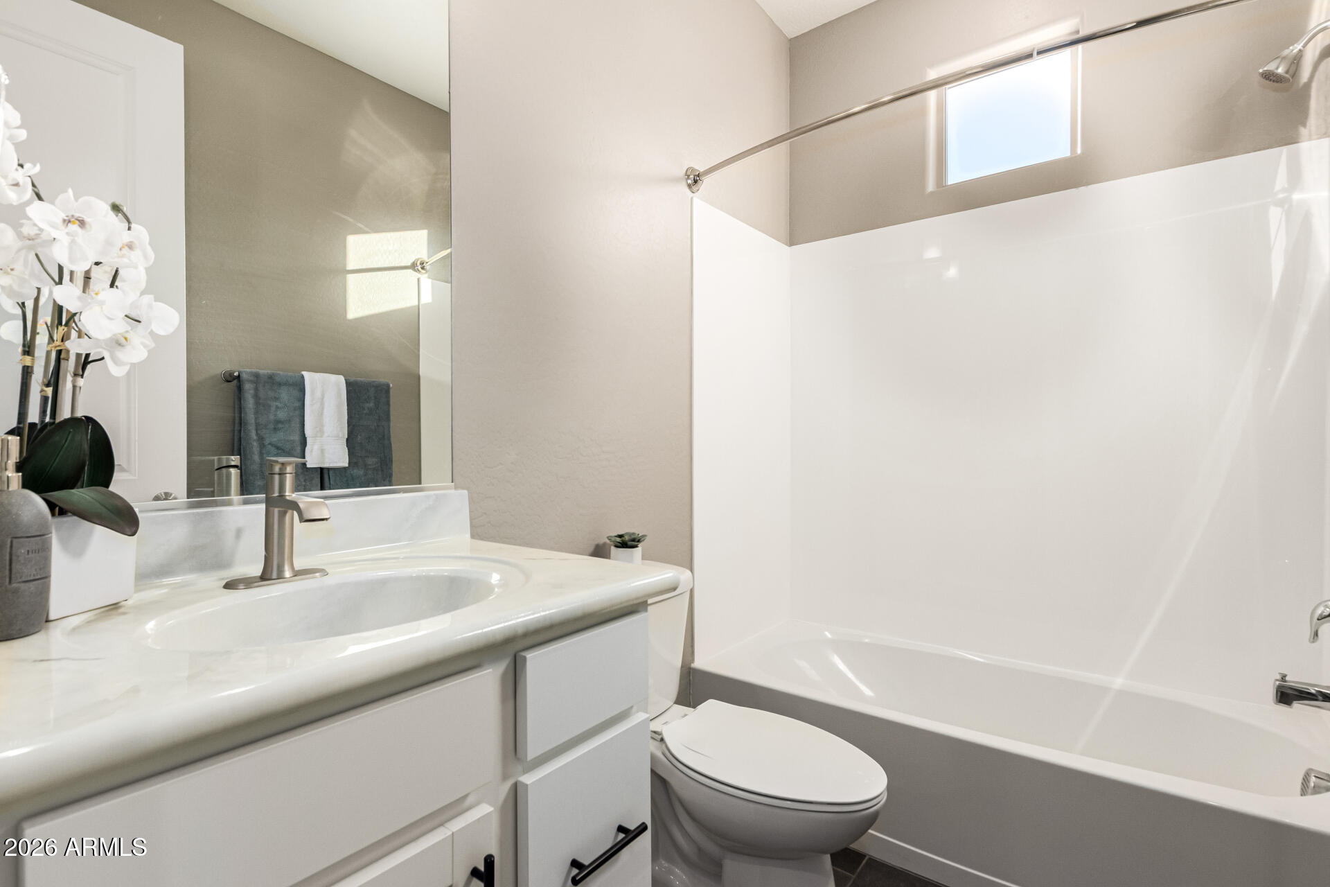 3541 E AQUARIUS Place