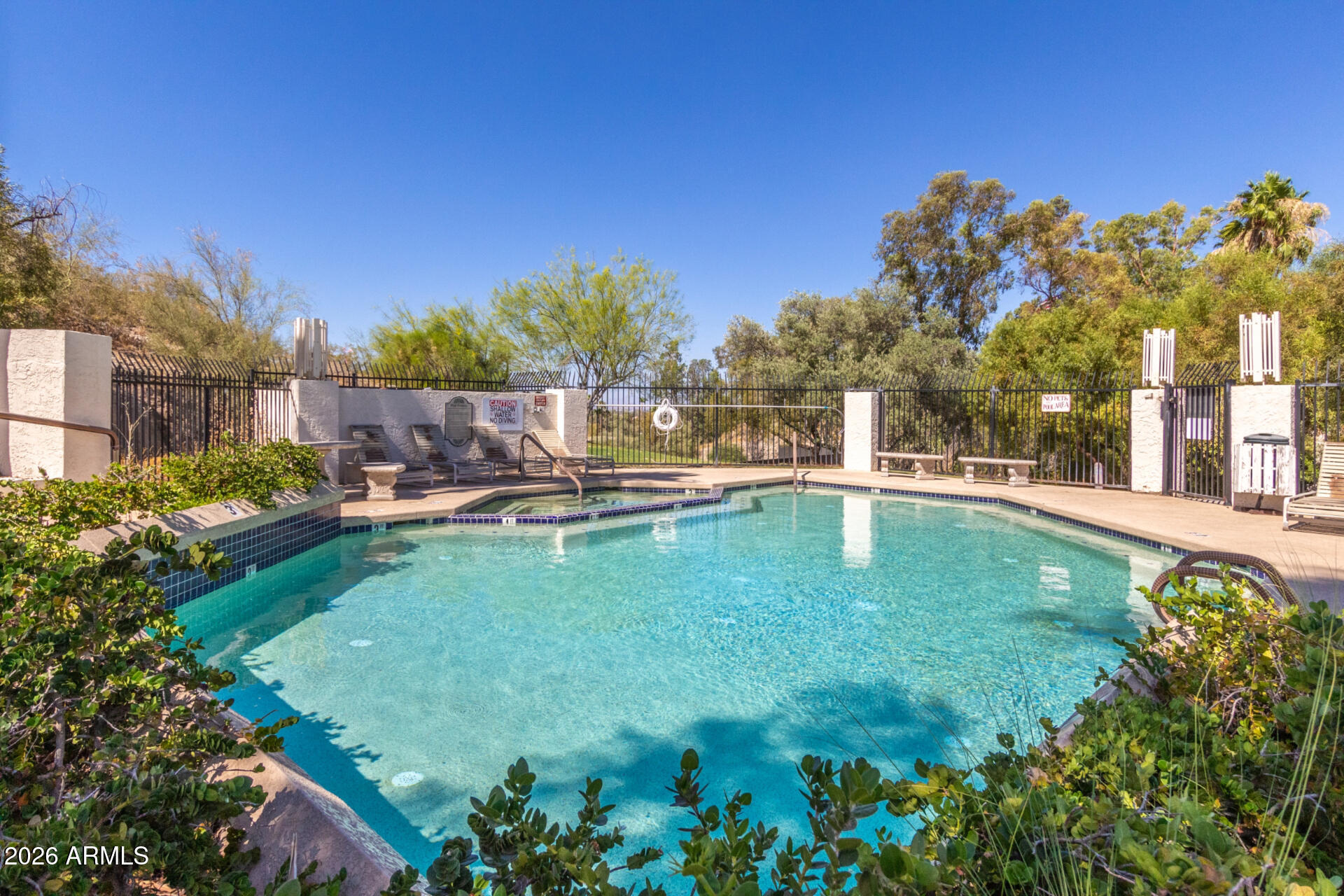 5002 E SIESTA Drive 1