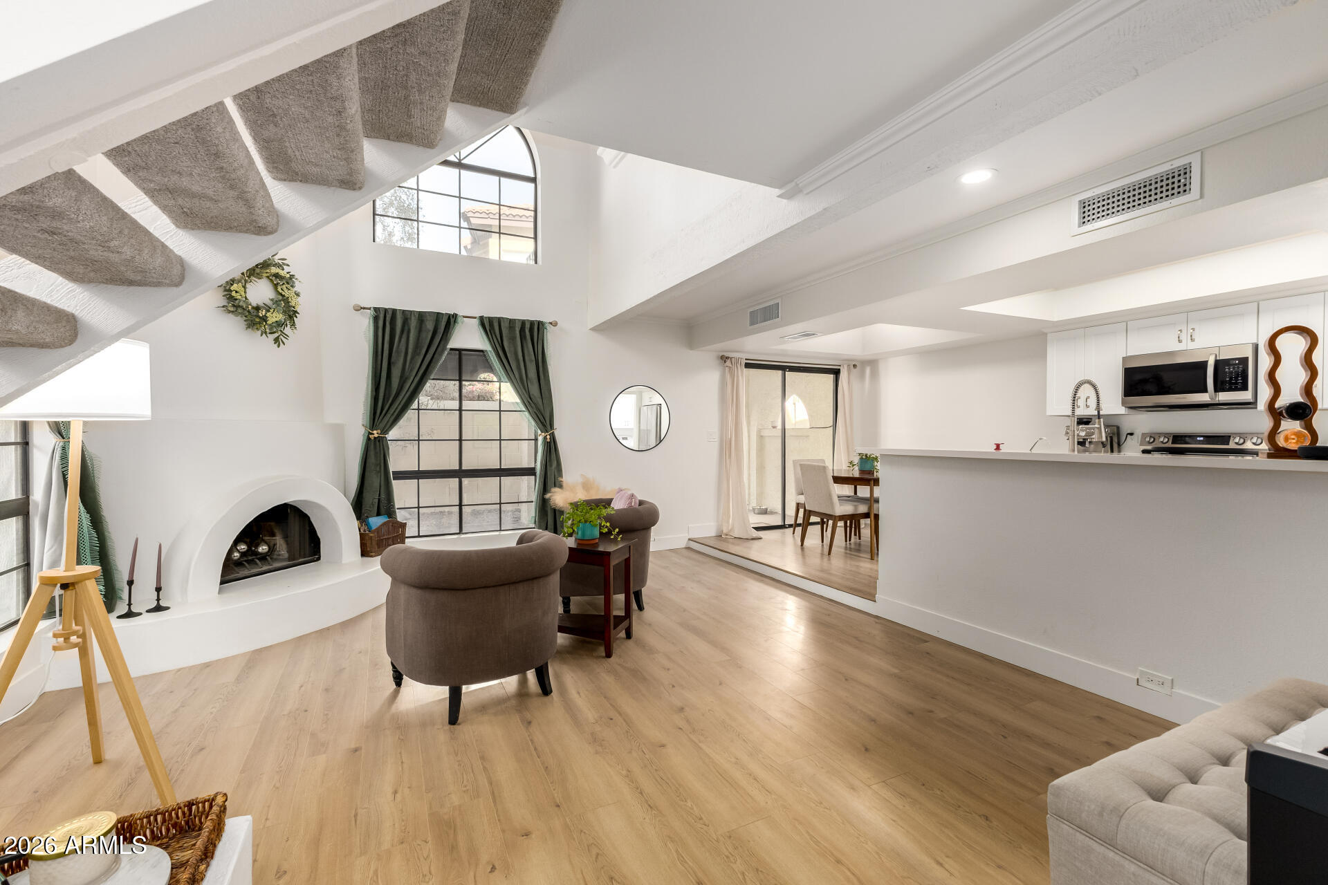 5002 E SIESTA Drive 1