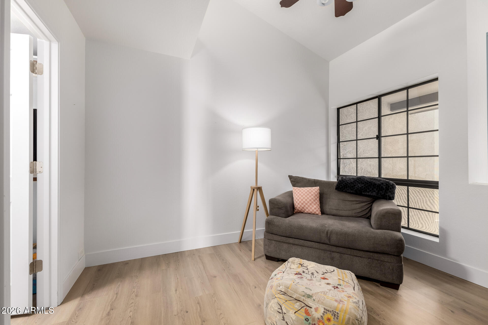 5002 E SIESTA Drive 1