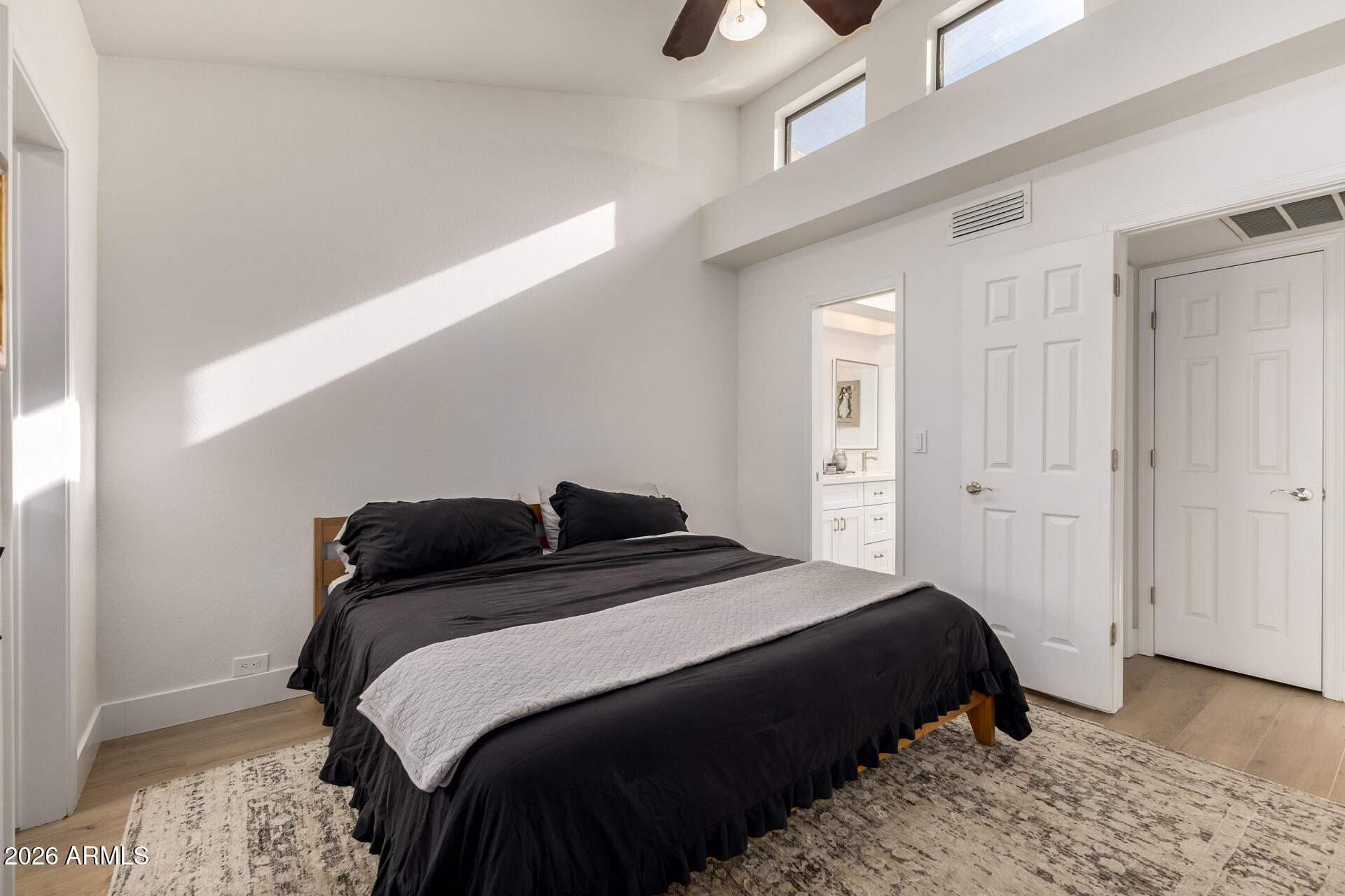 5002 E SIESTA Drive 1