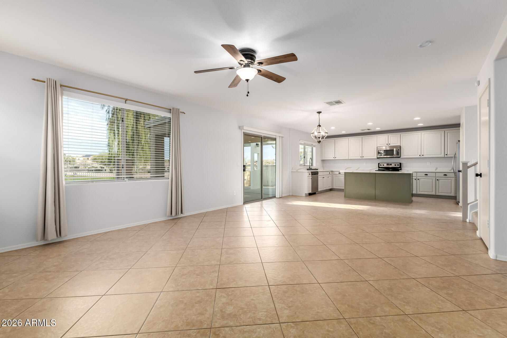 782 W THUNDERBIRD Court