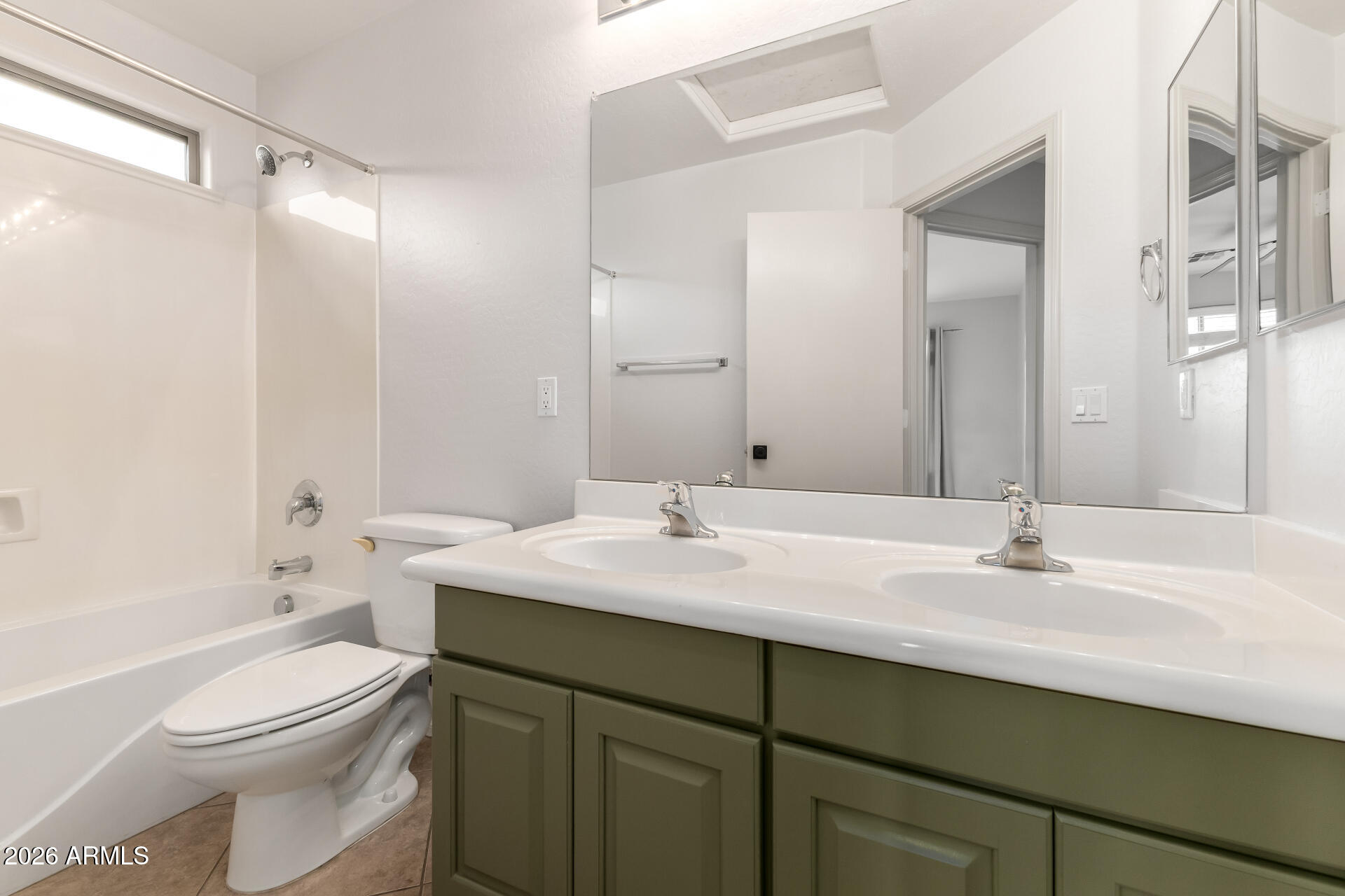 782 W THUNDERBIRD Court