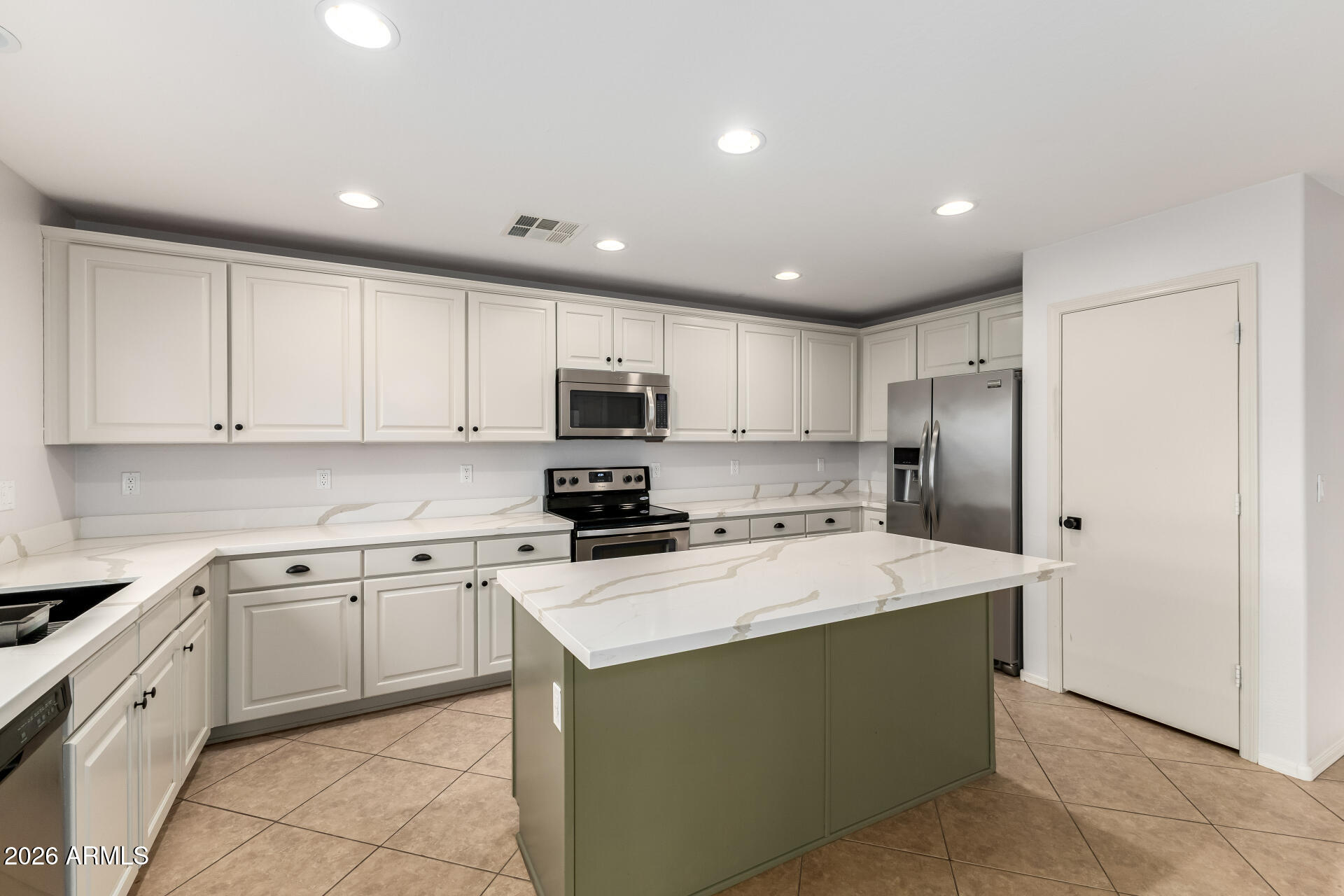 782 W THUNDERBIRD Court