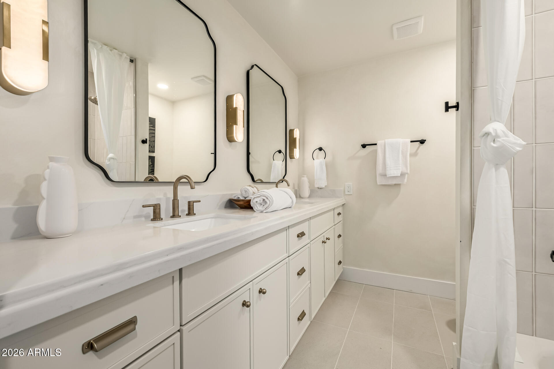 3423 E Beryl Lane