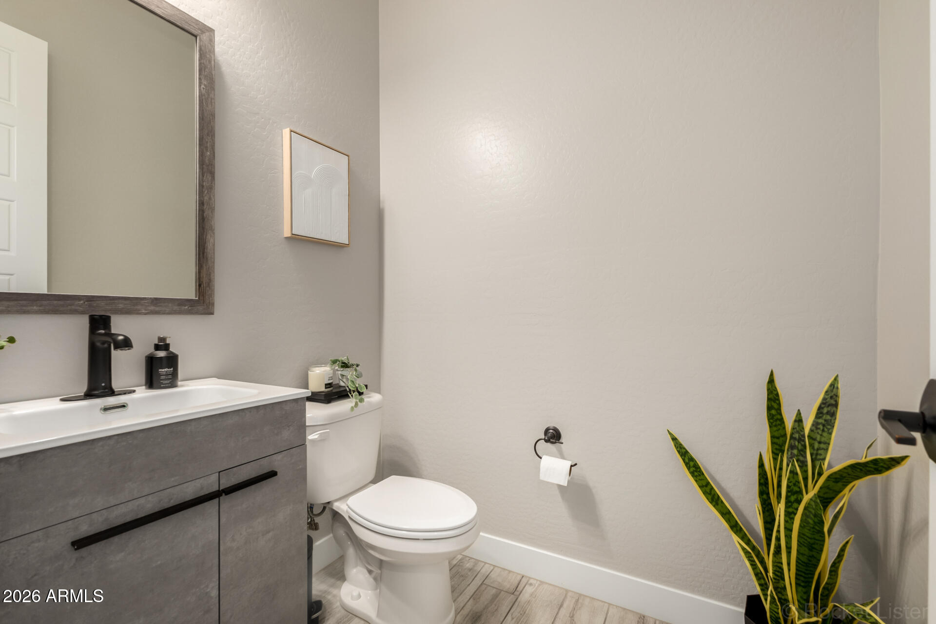 2285 E ATHENA Avenue