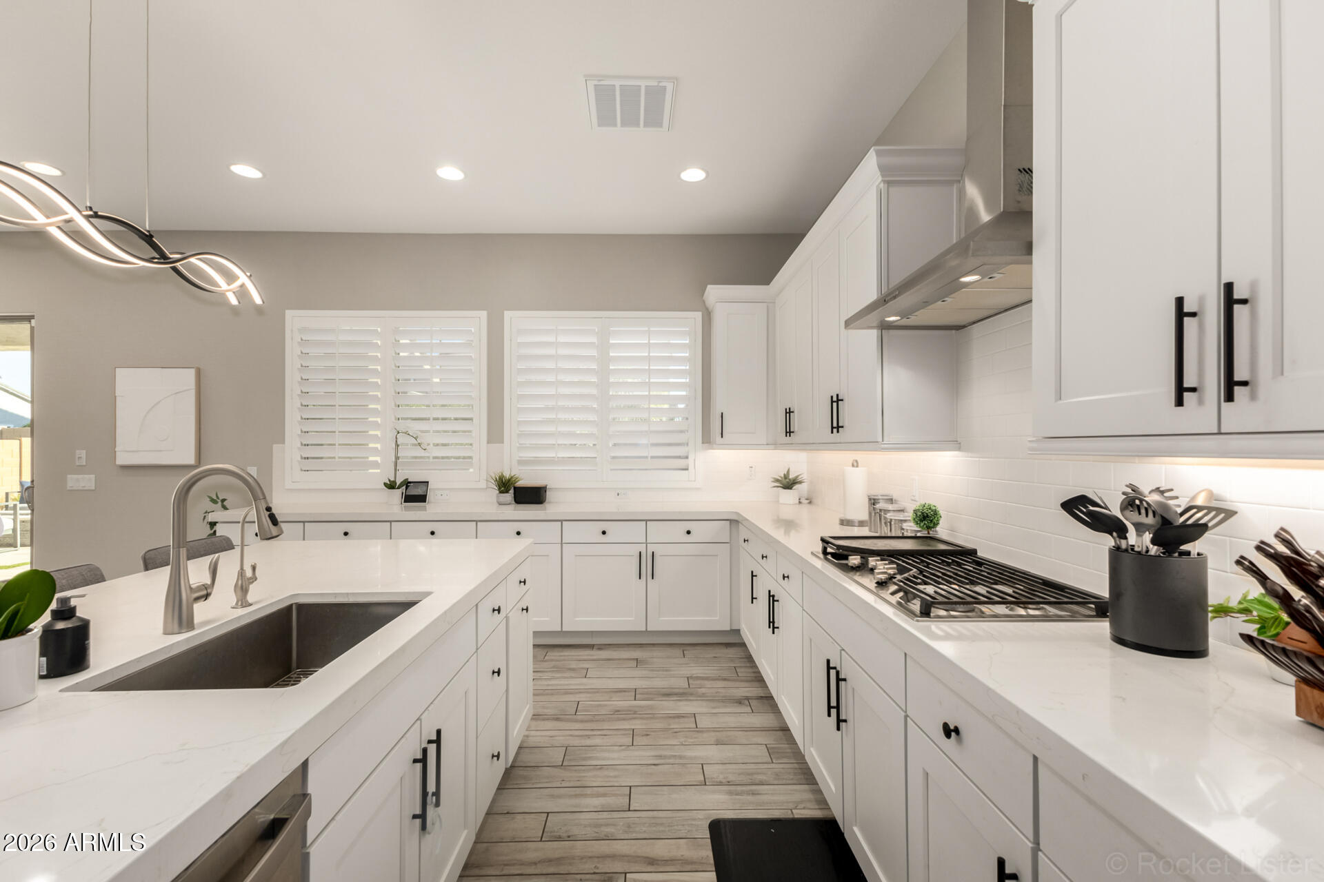 2285 E ATHENA Avenue