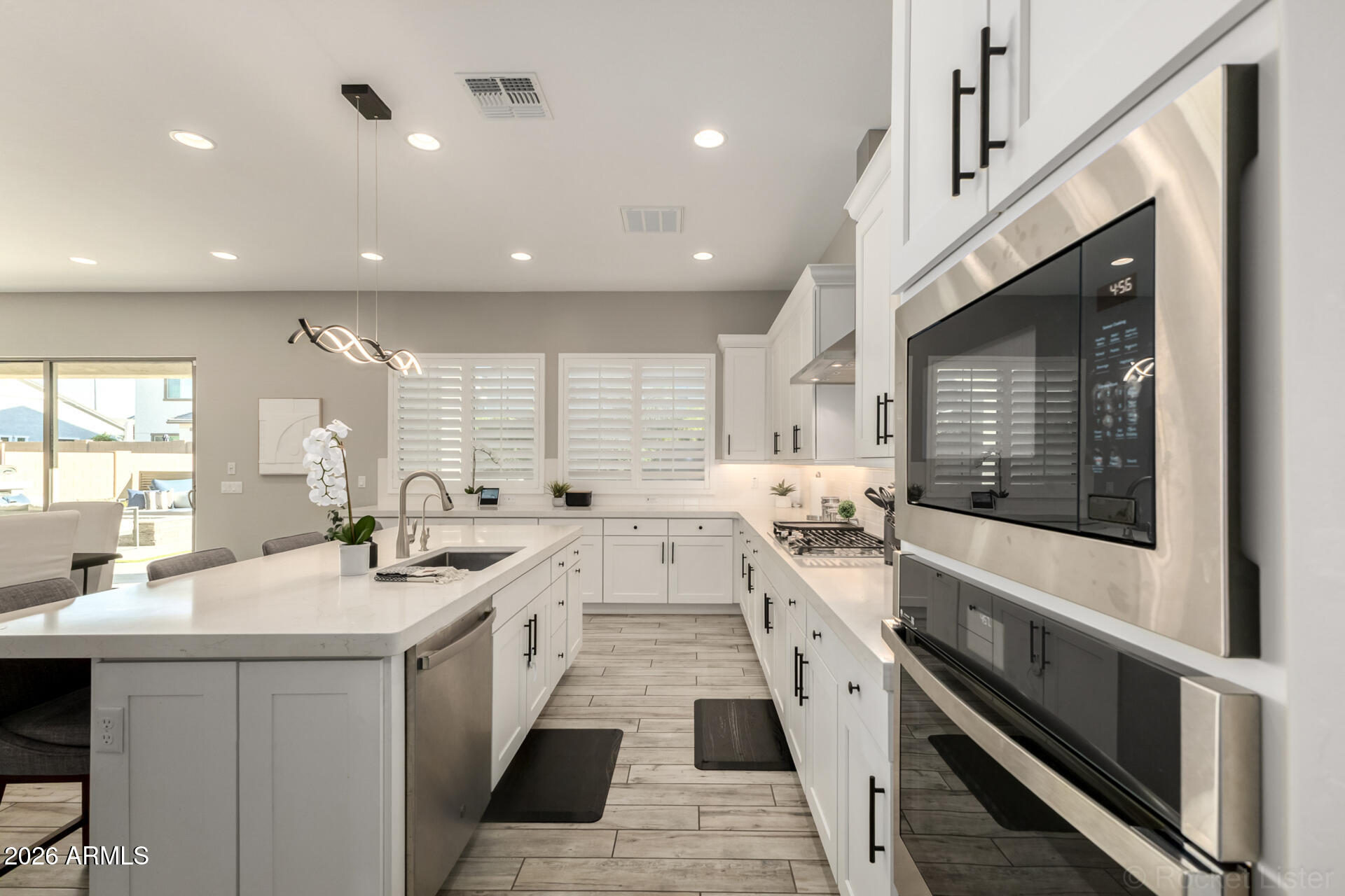 2285 E ATHENA Avenue