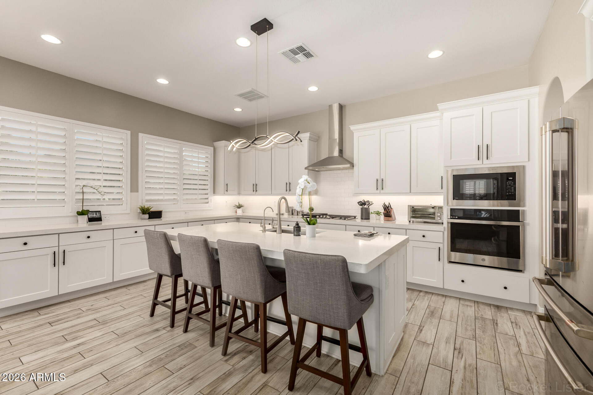 2285 E ATHENA Avenue