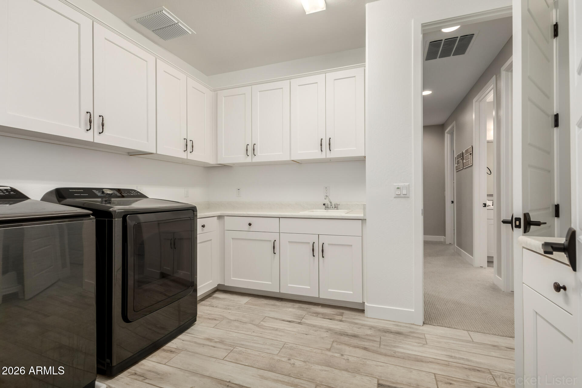 2285 E ATHENA Avenue