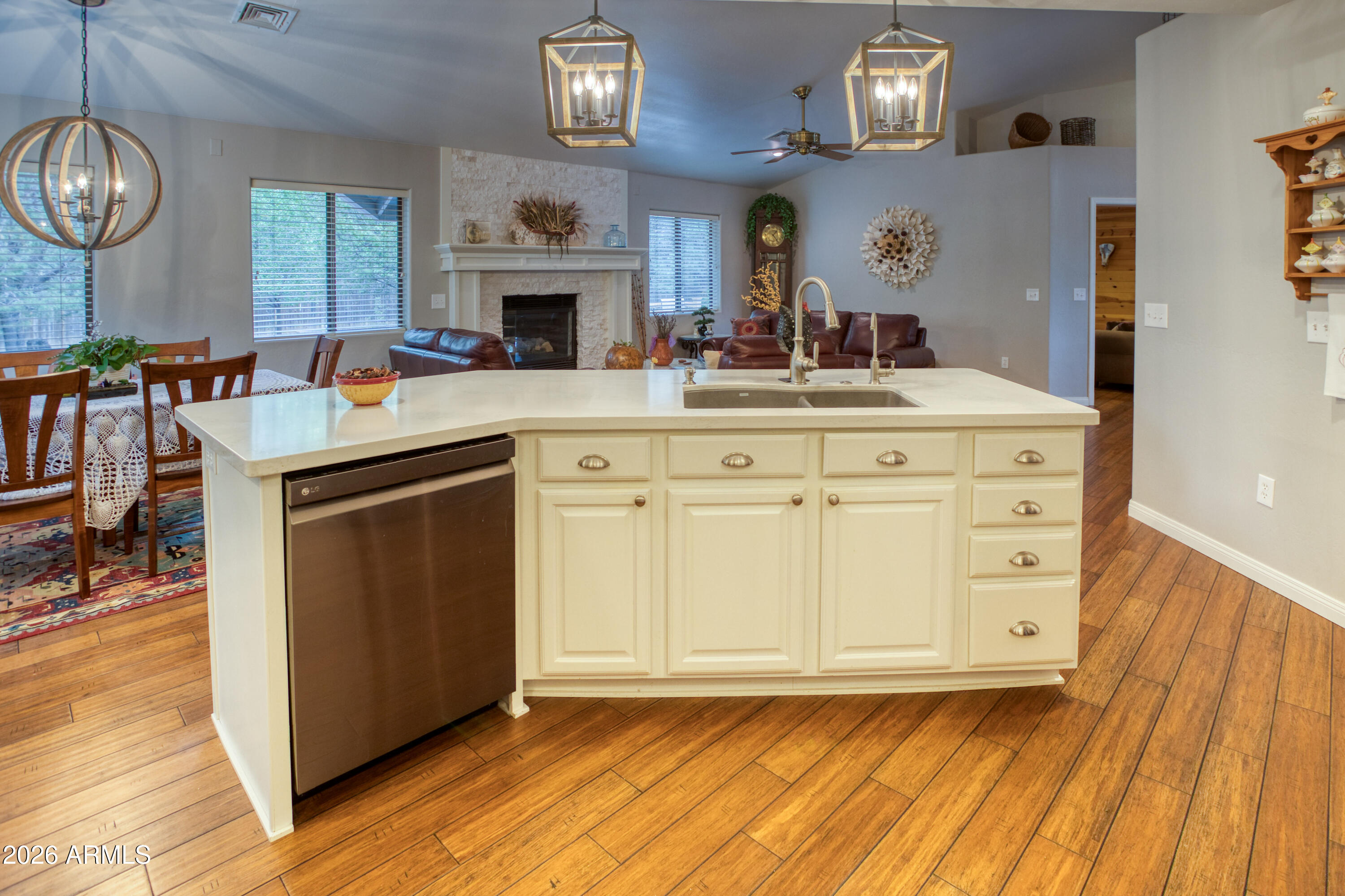 955 Rainbow View Drive