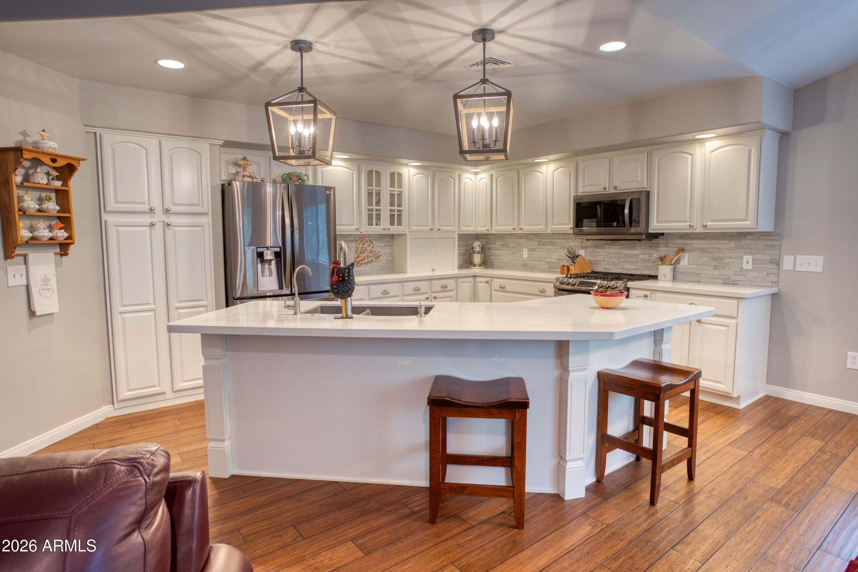 955 Rainbow View Drive
