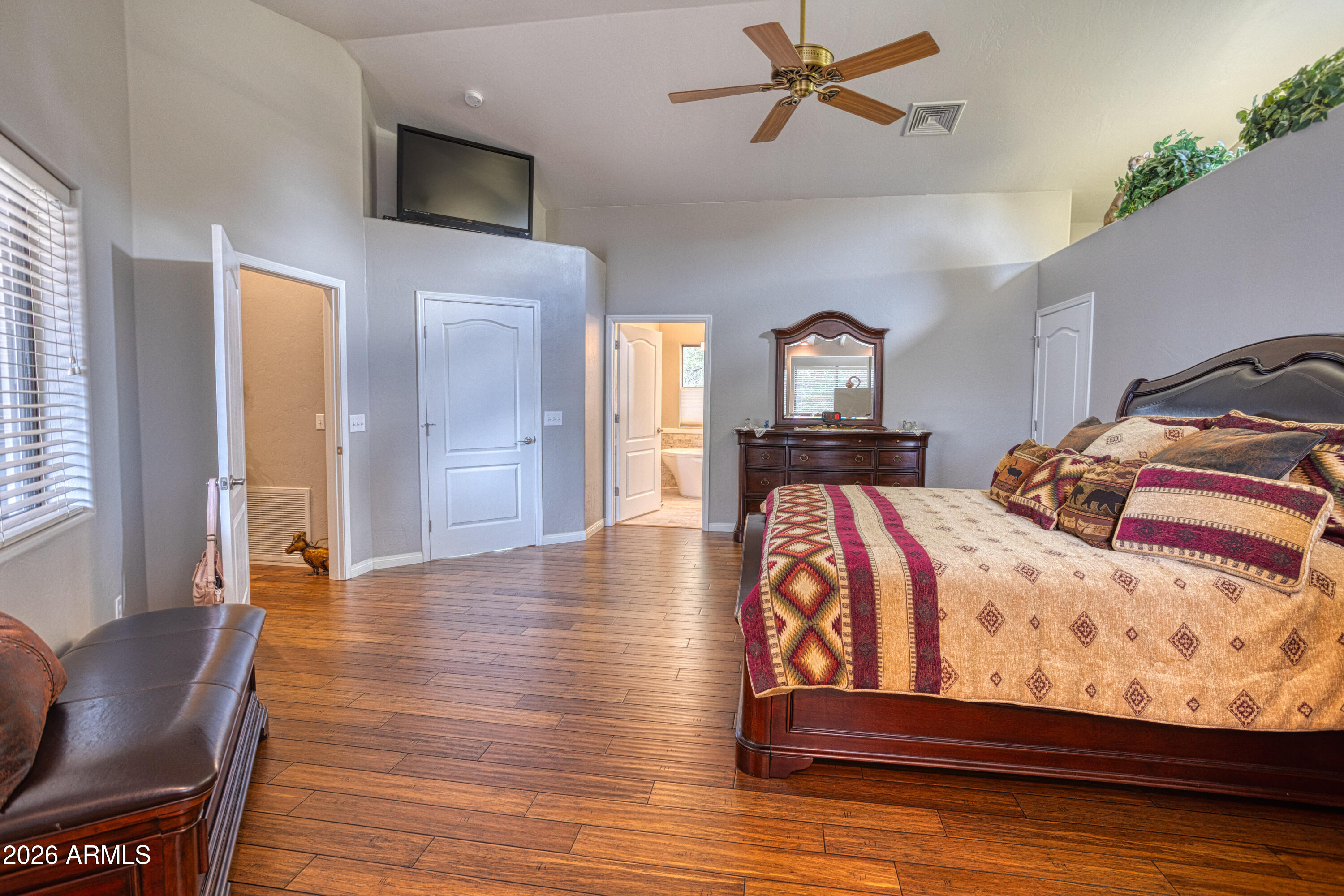 955 Rainbow View Drive