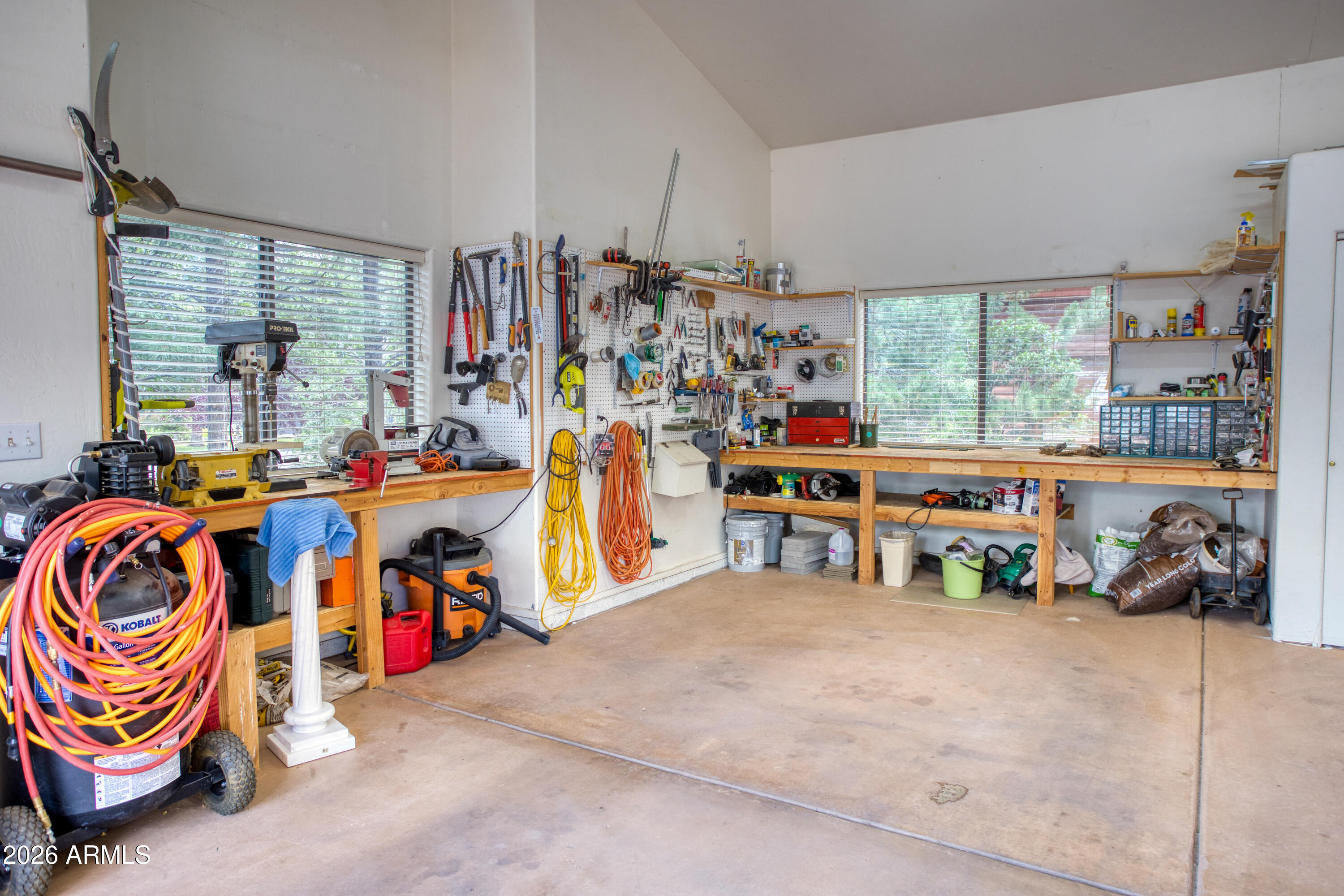 955 Rainbow View Drive