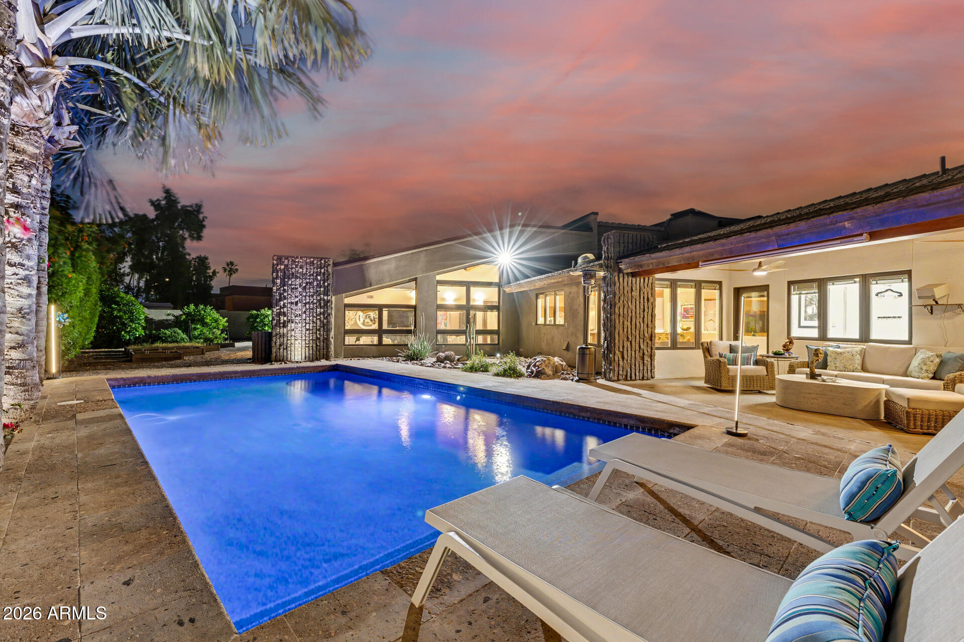 122 E LOMA VISTA Drive