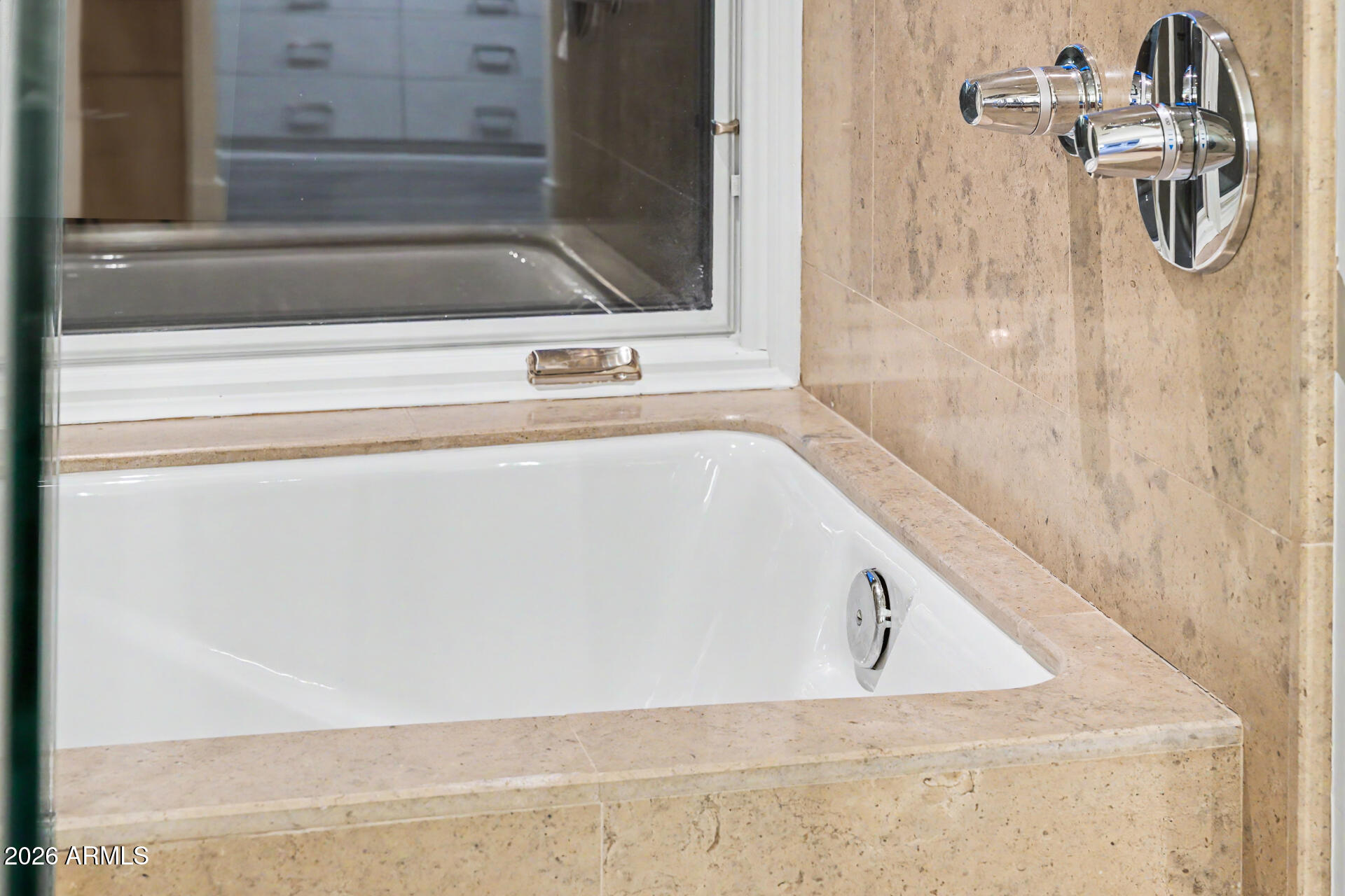 122 E LOMA VISTA Drive