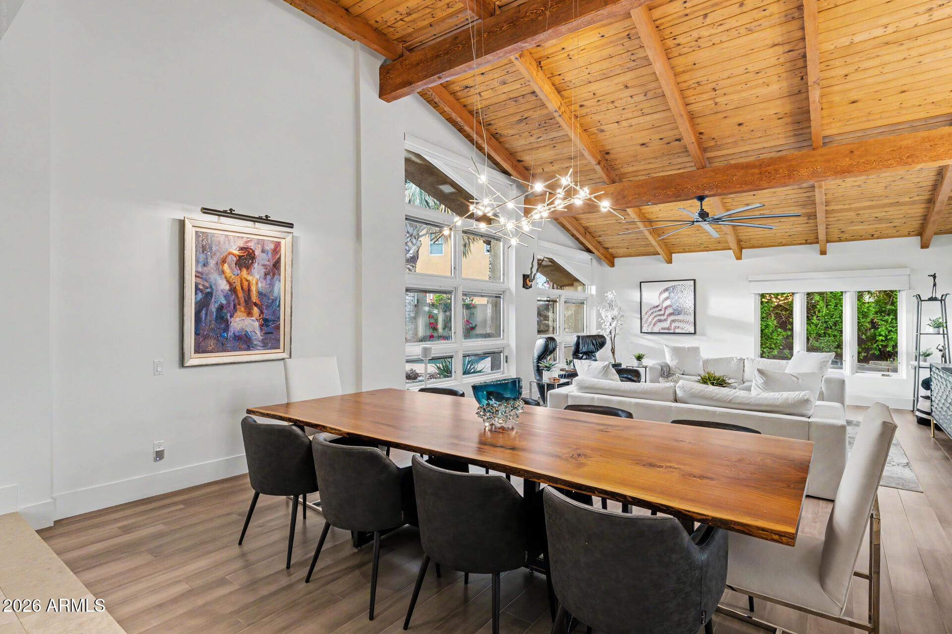 122 E LOMA VISTA Drive