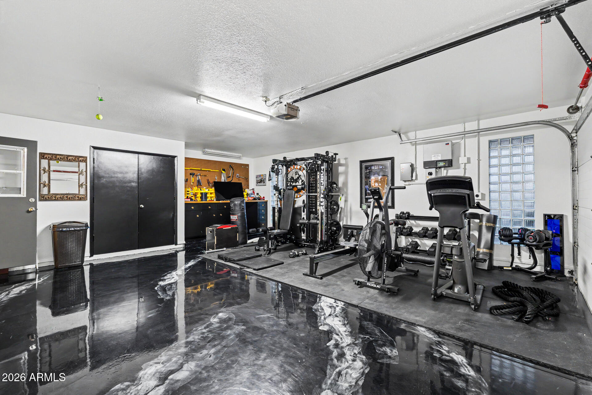 122 E LOMA VISTA Drive