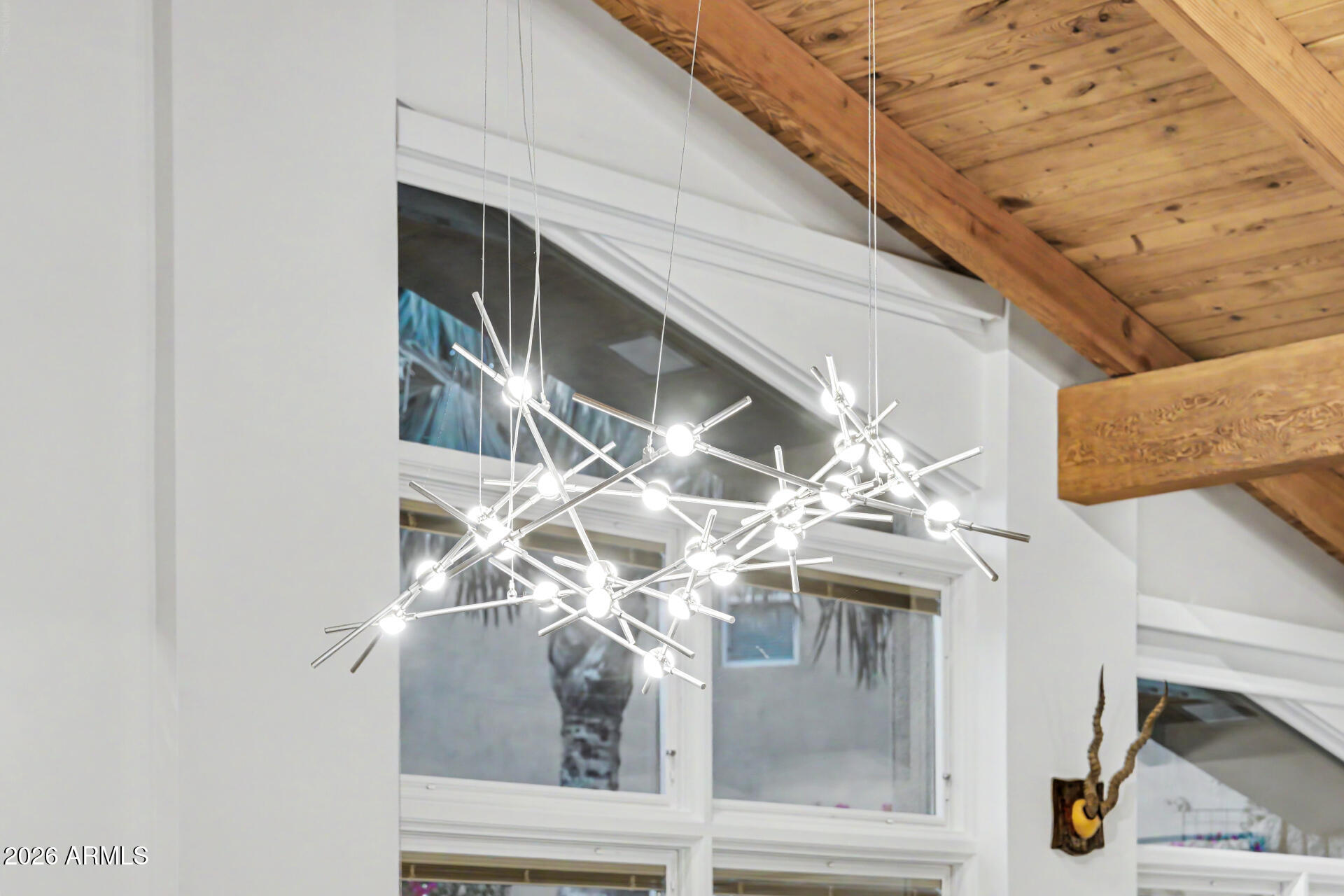 122 E LOMA VISTA Drive