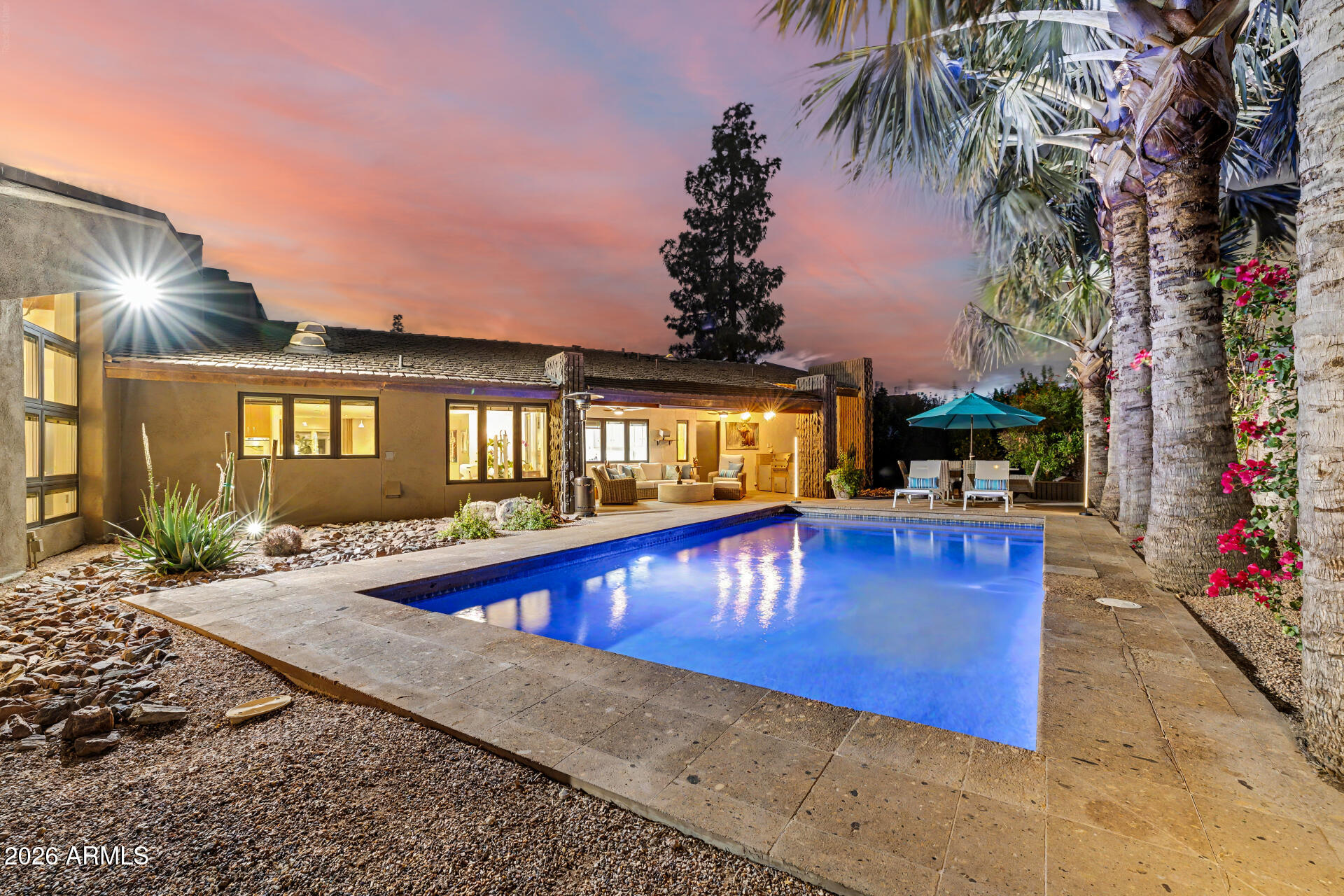 122 E LOMA VISTA Drive