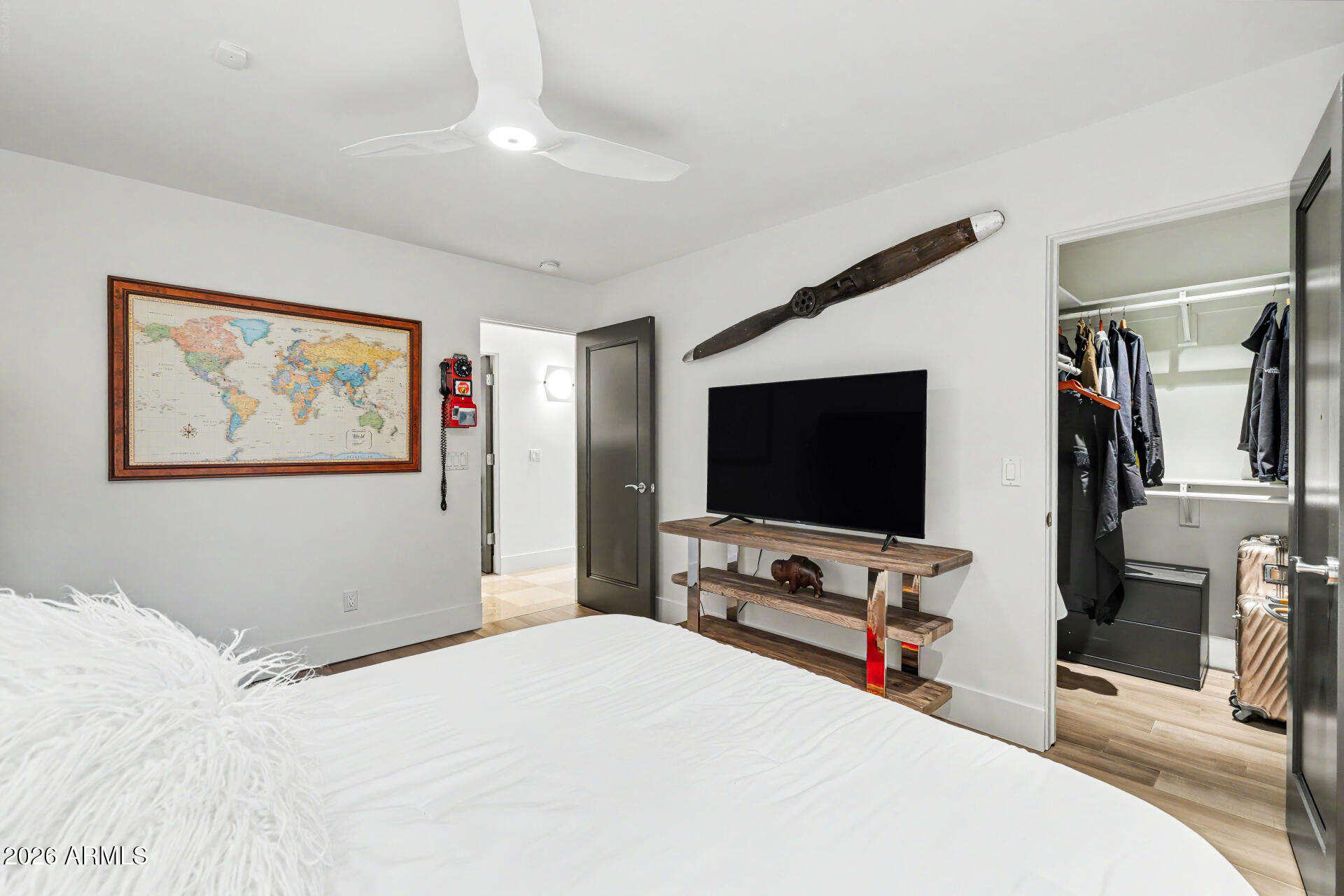 122 E LOMA VISTA Drive