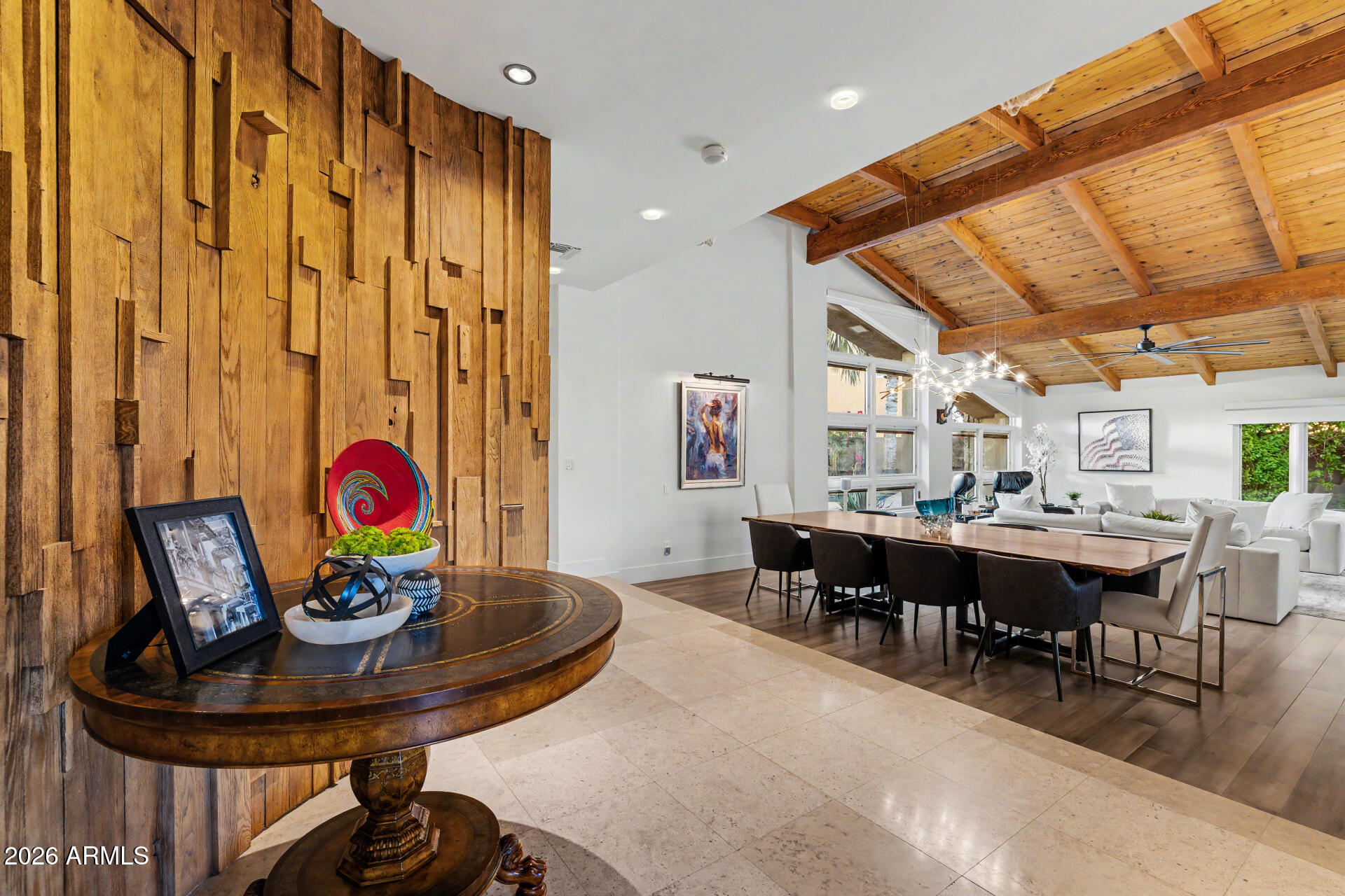 122 E LOMA VISTA Drive