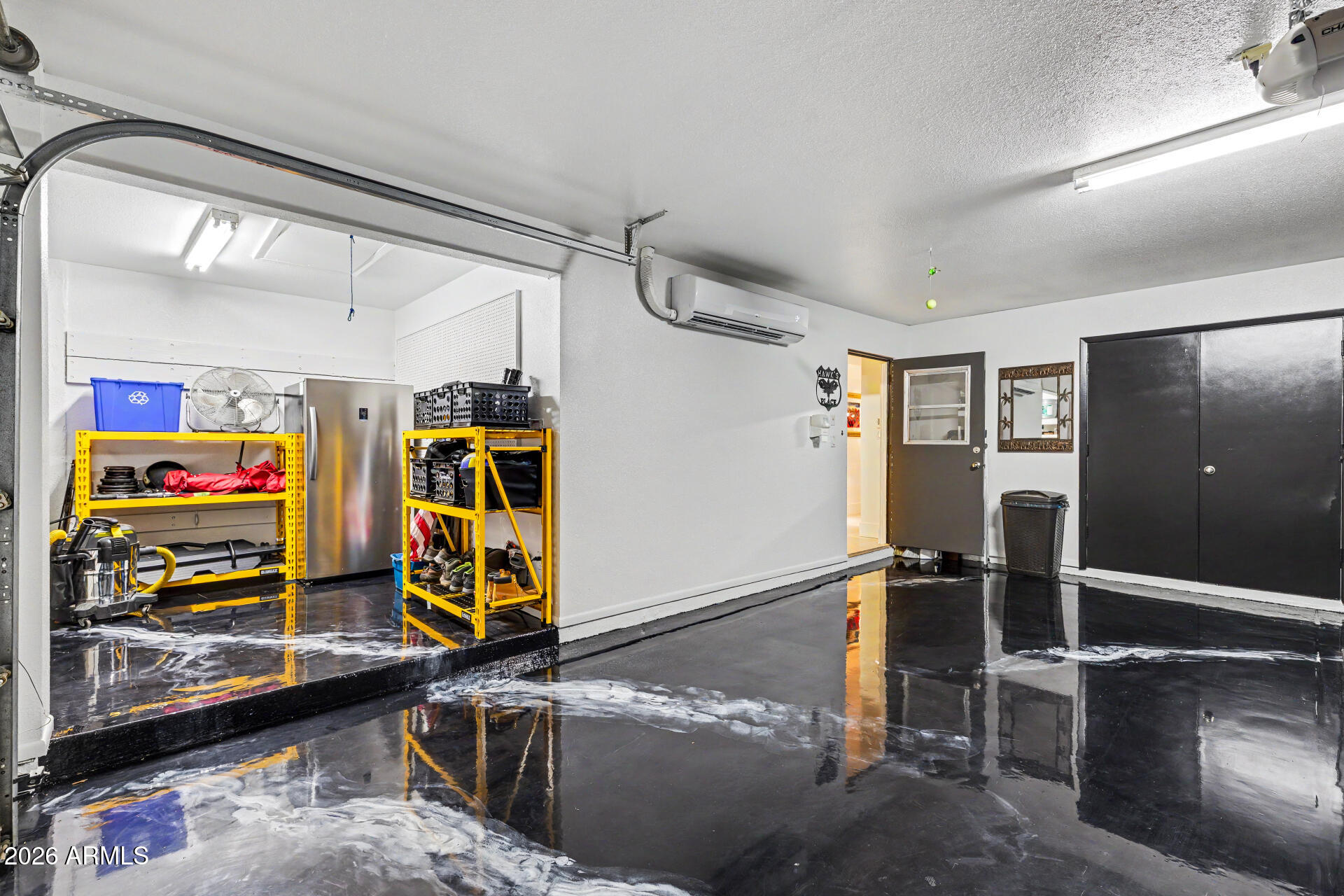 122 E LOMA VISTA Drive