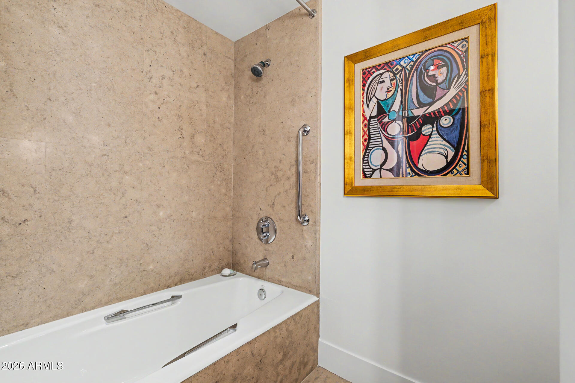 122 E LOMA VISTA Drive