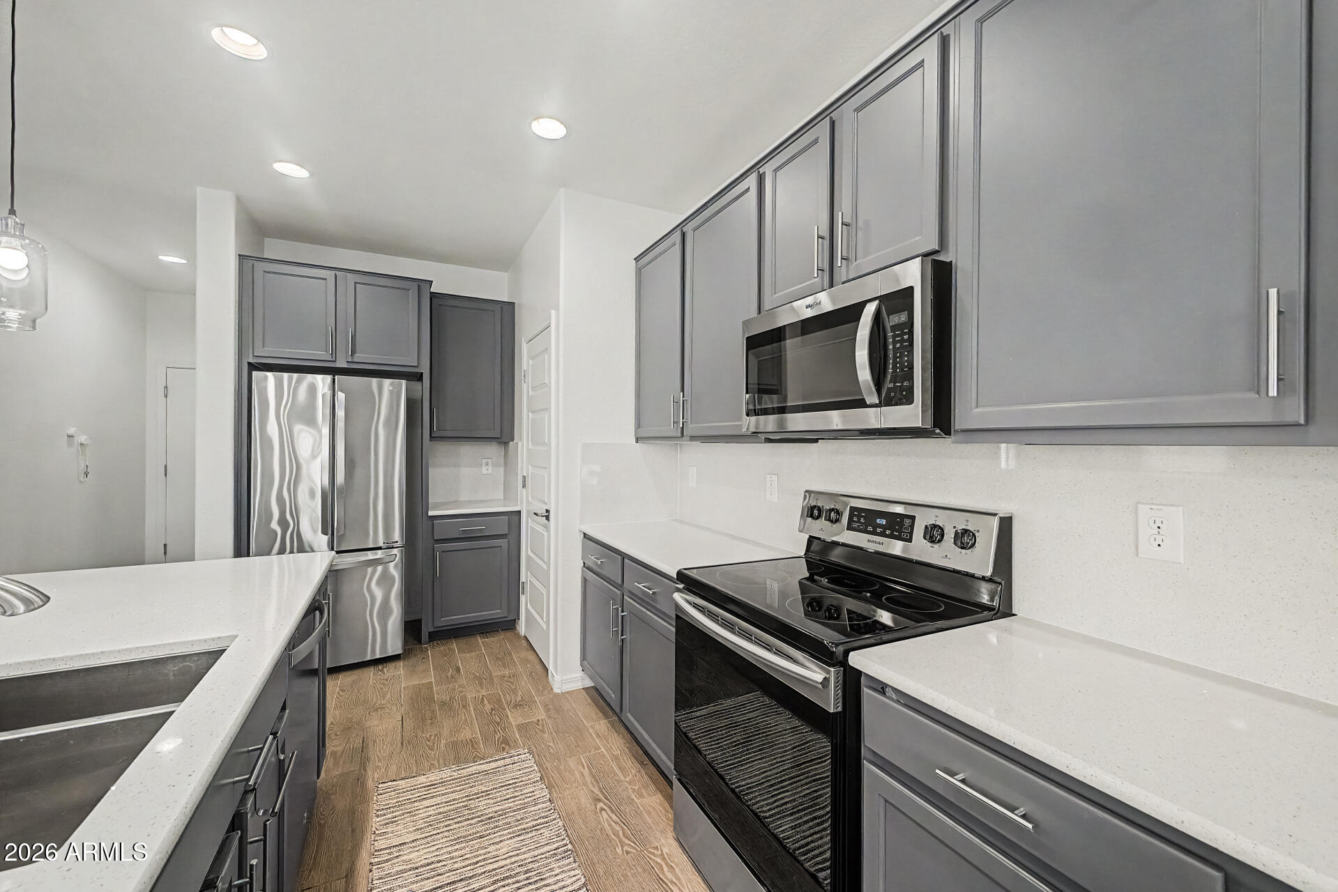 905 S CANAL Drive 14