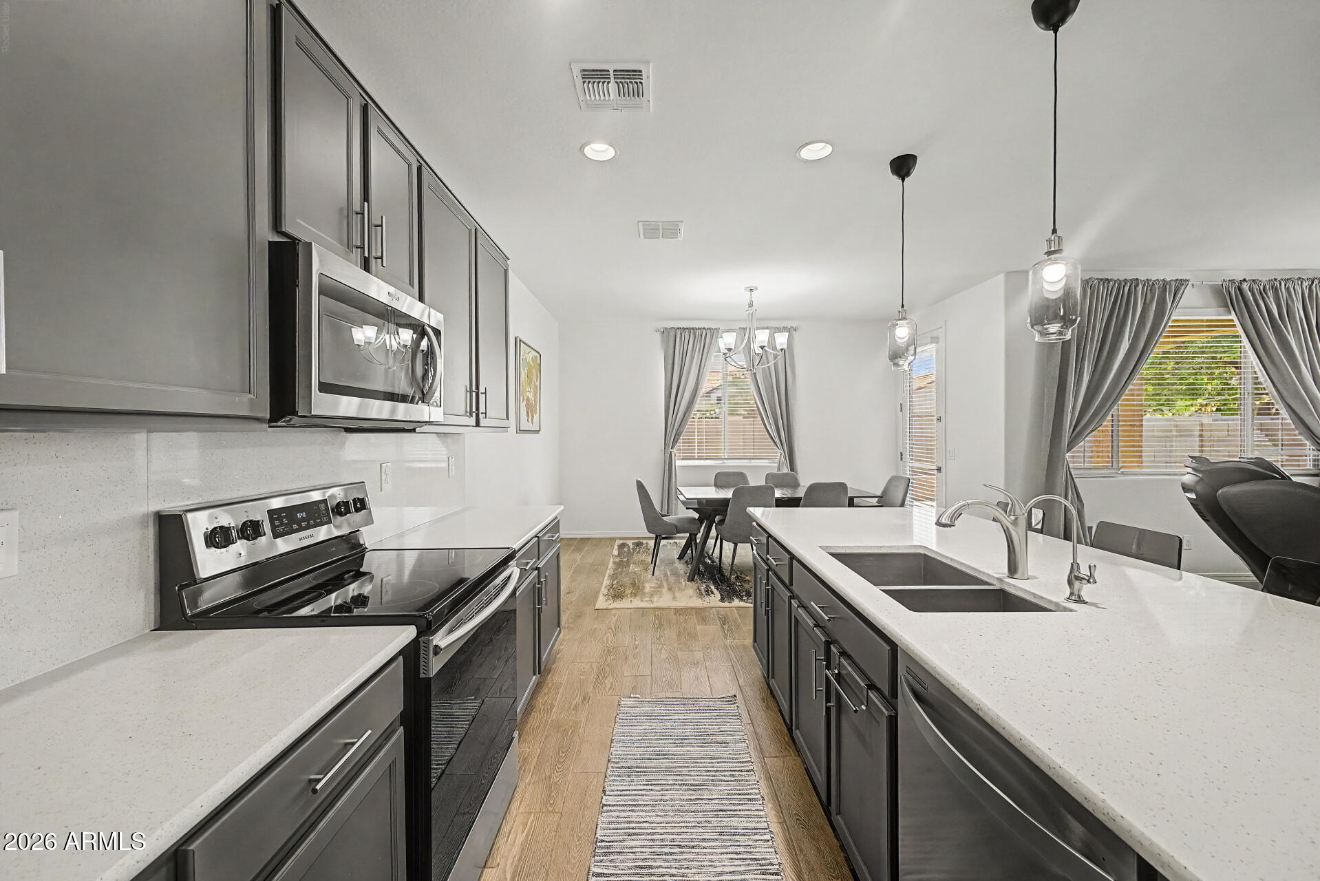 905 S CANAL Drive 14