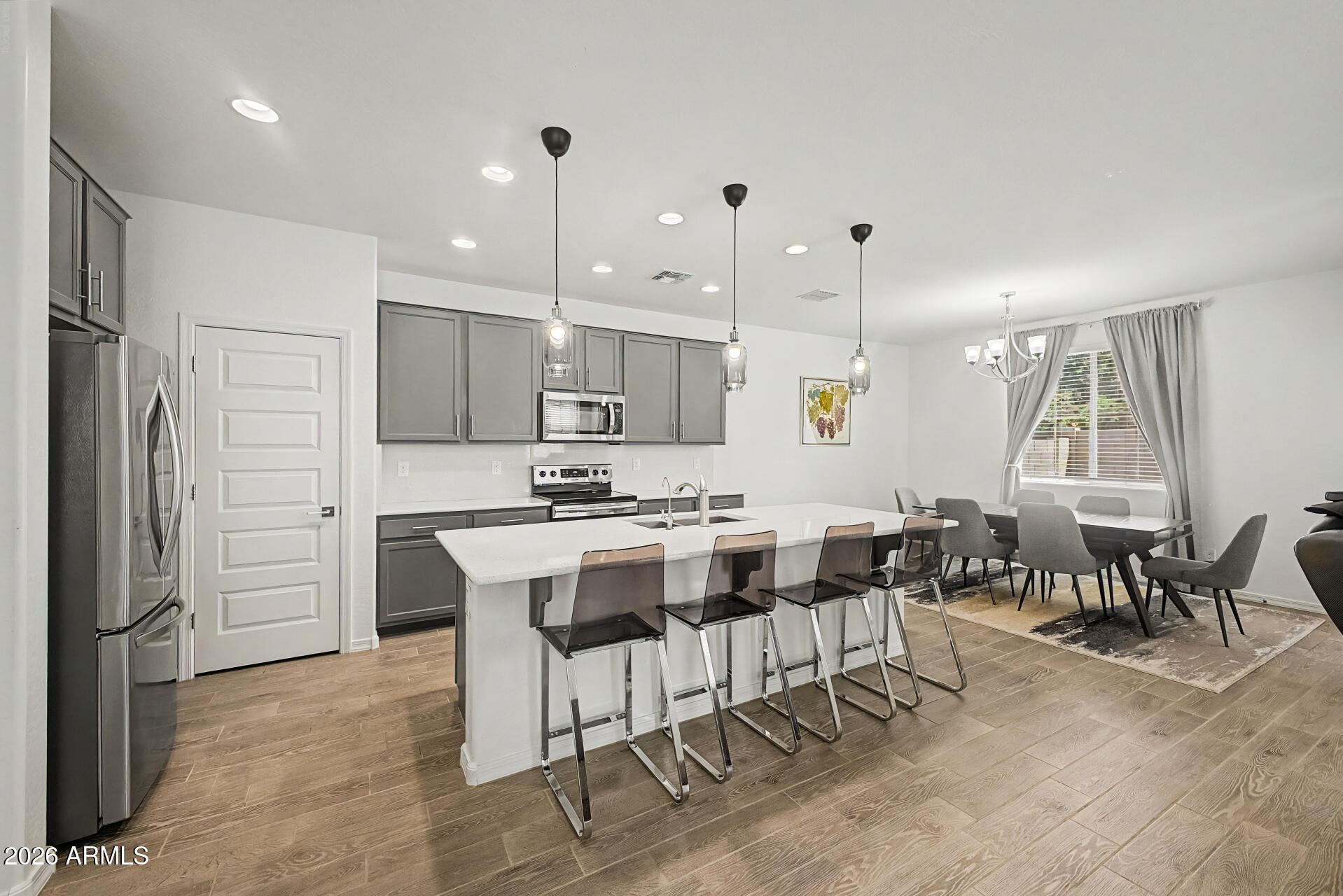905 S CANAL Drive 14