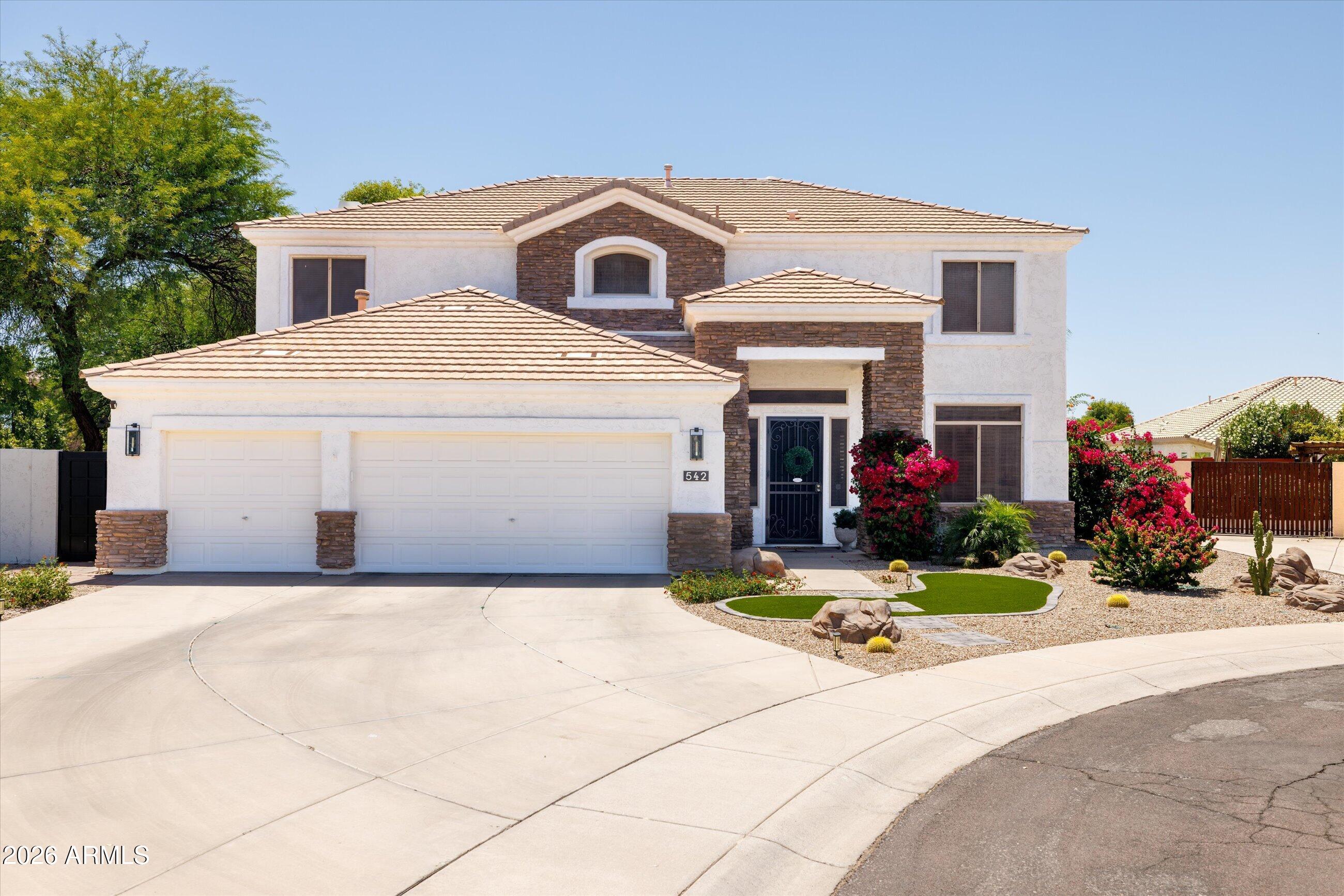 542 N DANIELSON Way