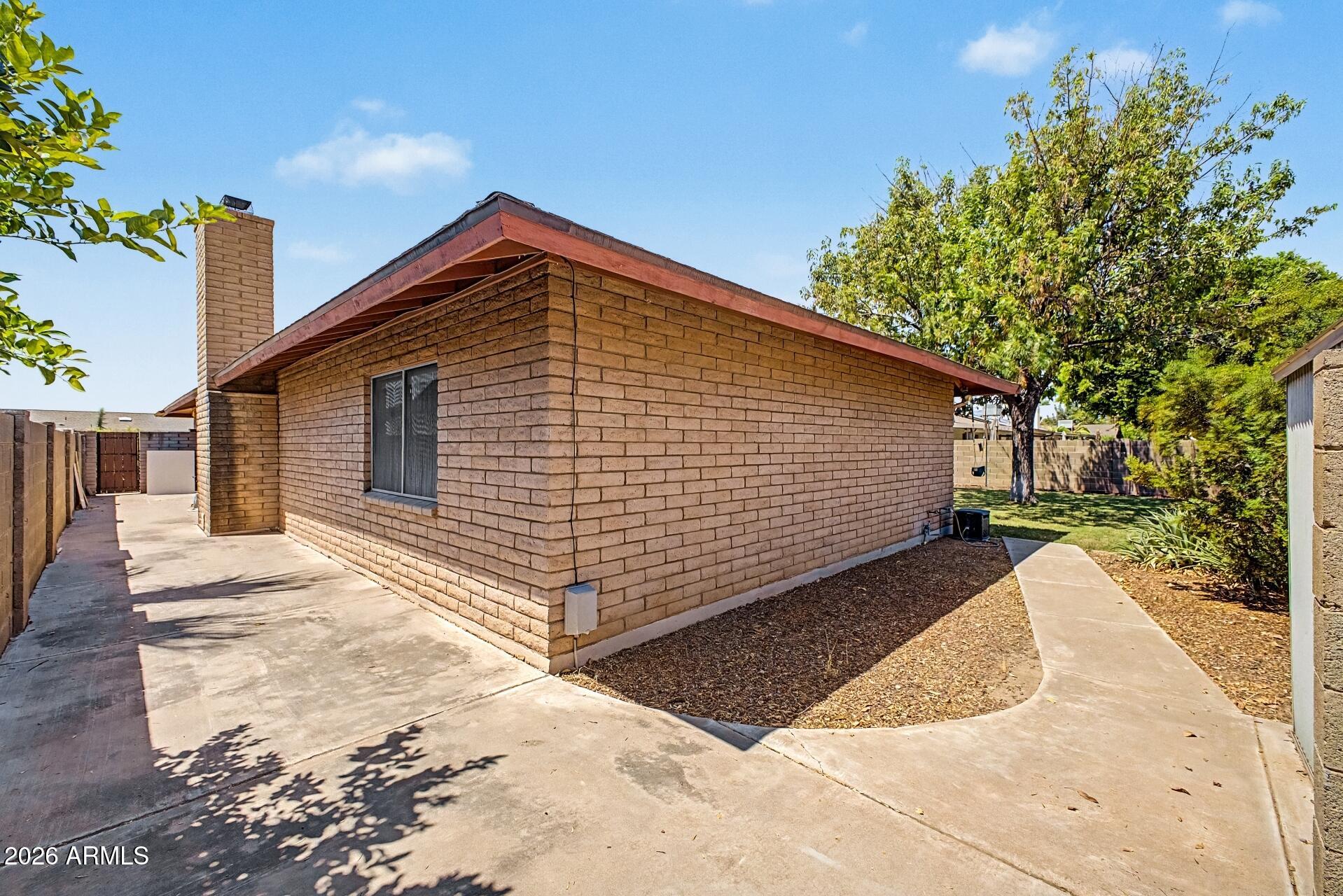 1822 E TULANE Drive
