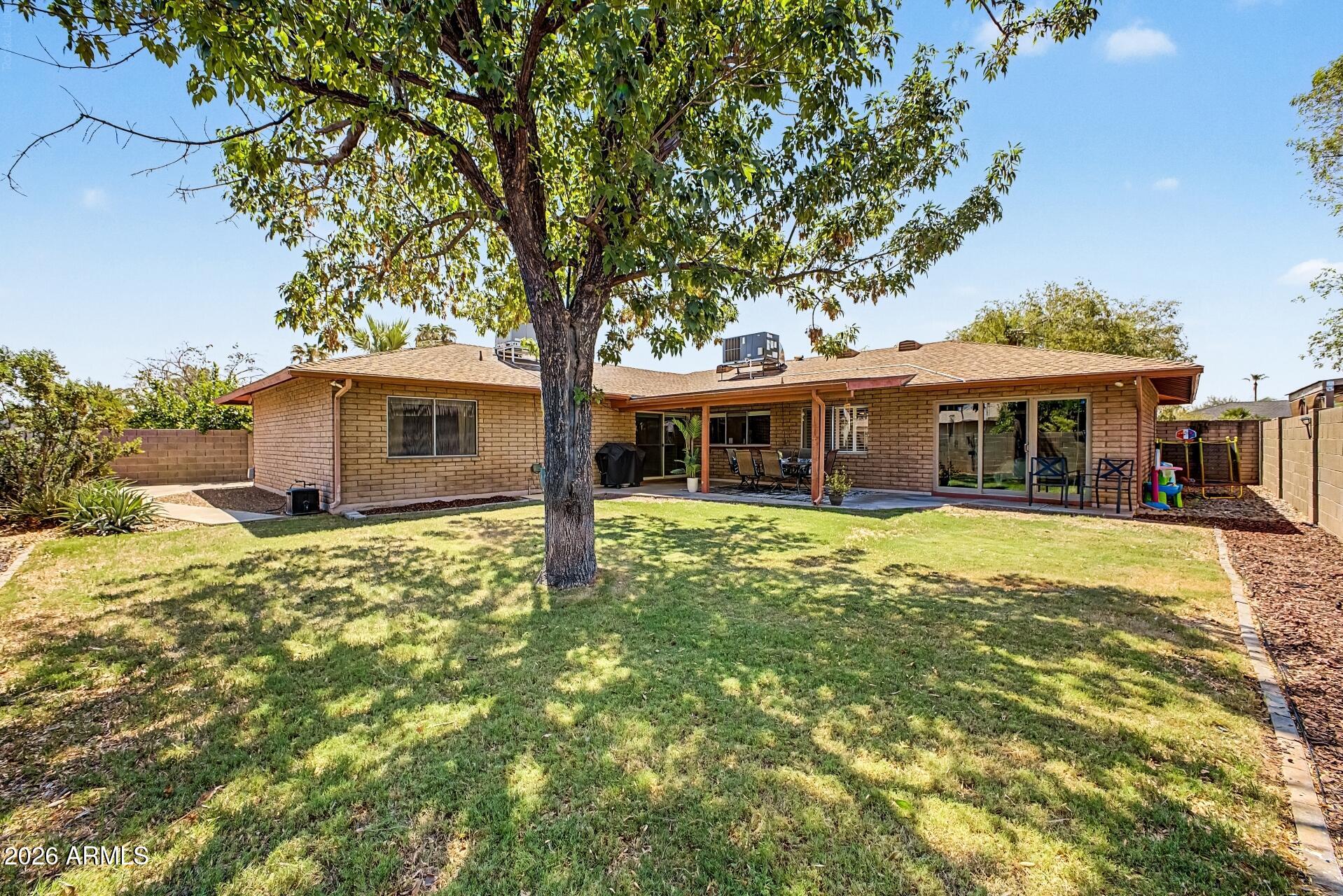 1822 E TULANE Drive